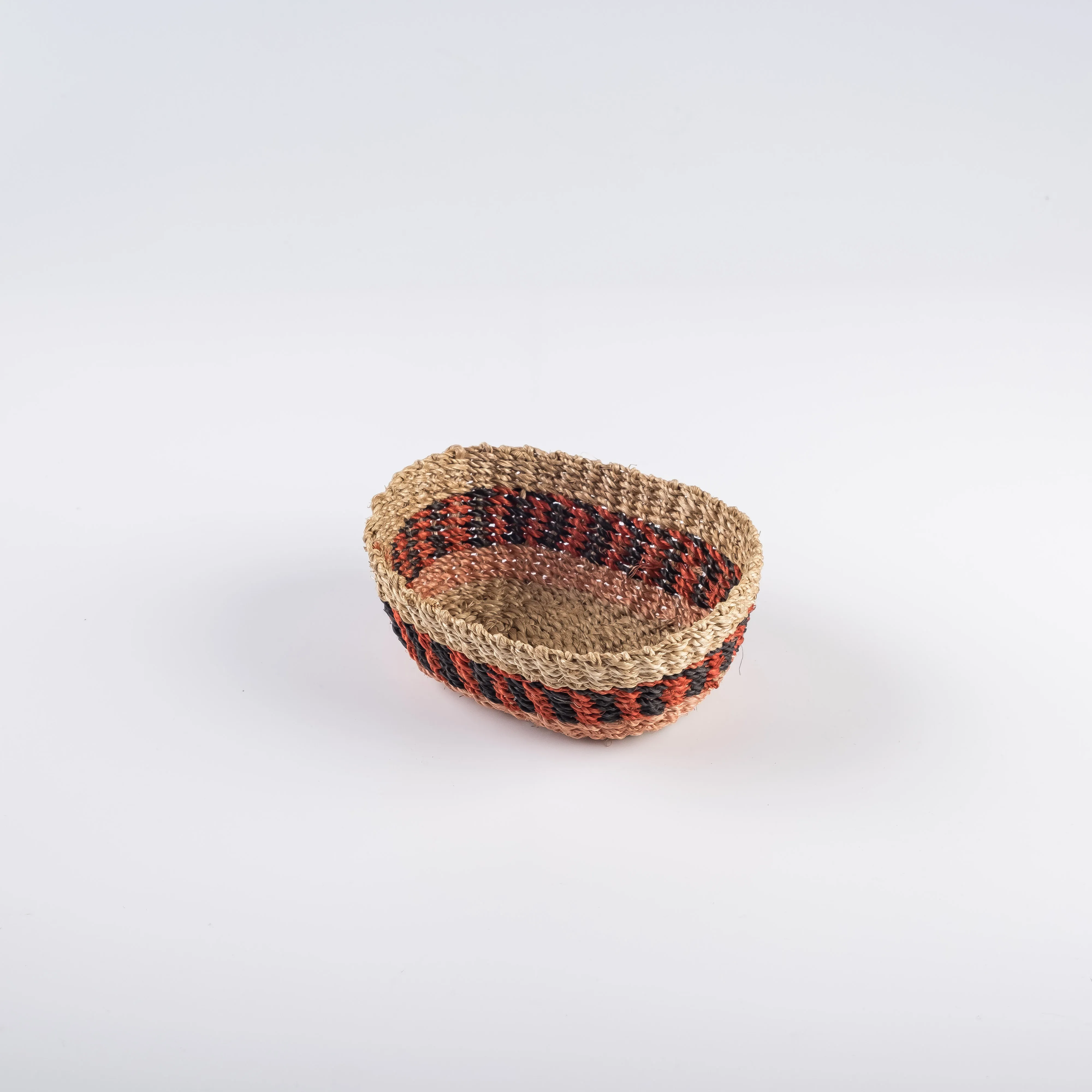 WW21-0042 - Brown Red Fiber Basket - 6" 4.75" 2" (LWH)