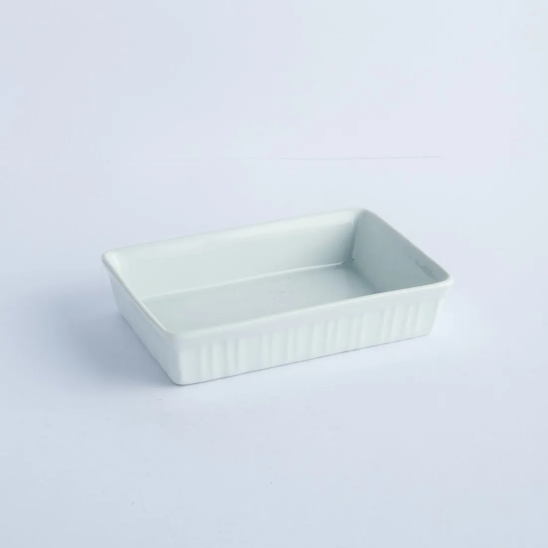 BW20-0319 - White Ceramic Casserole - 7" 4" 1.5" (LWH)