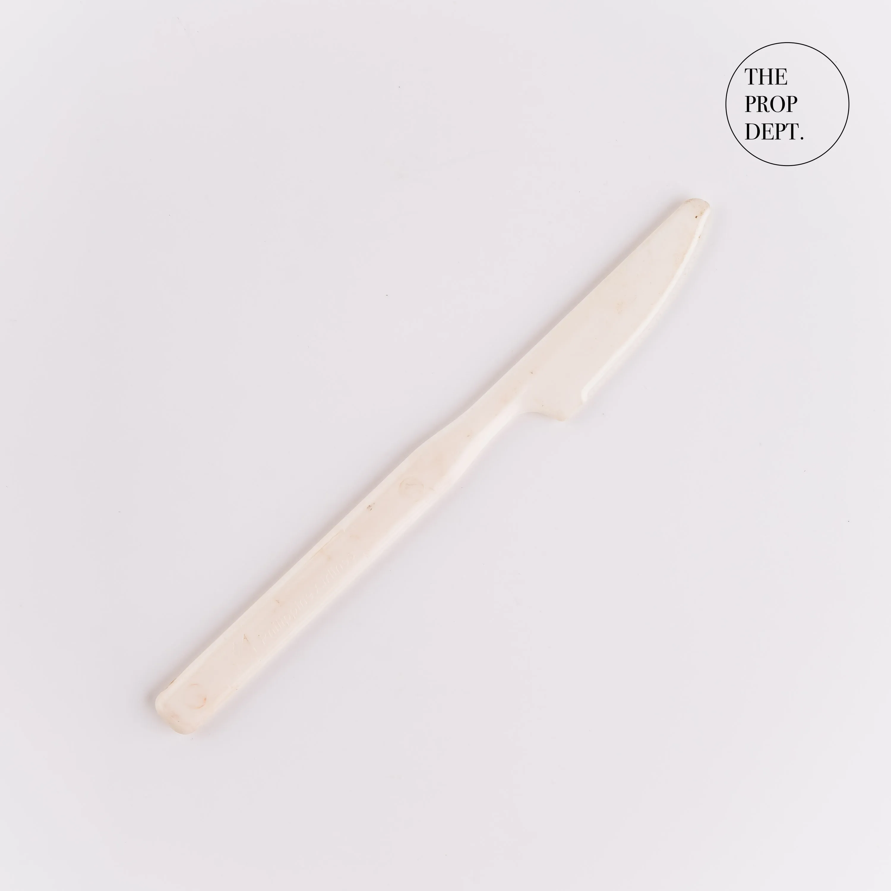 UT23-0327 - White Plastic Knife - 7.5" (L)