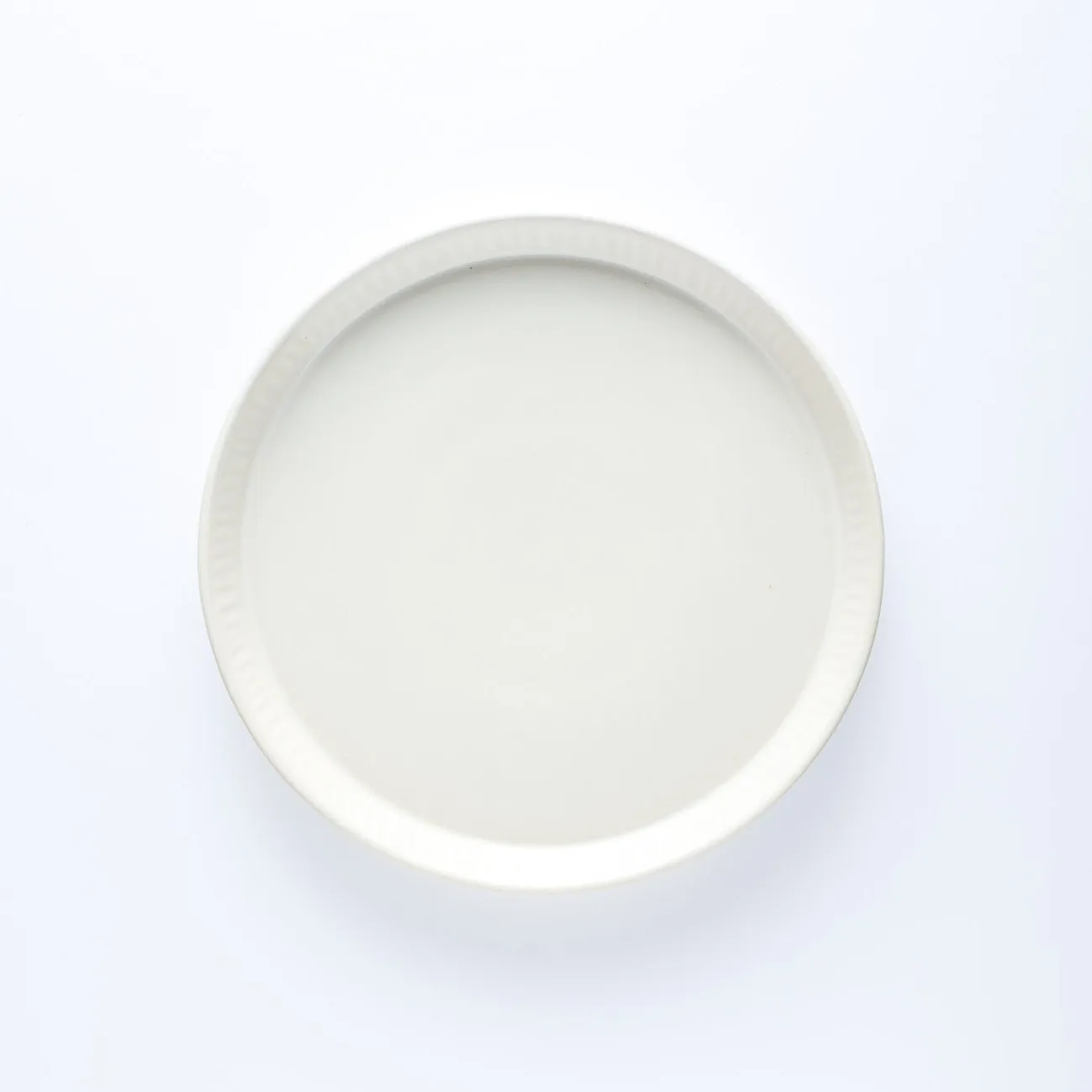 PL20-0095 - White Ceramic Plate - 8" (D)