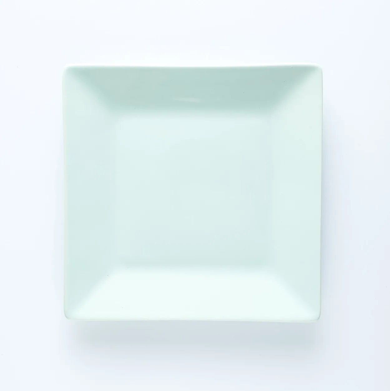 PL20-0008 - Blue Ceramic Plate - 8" 8" (LW)