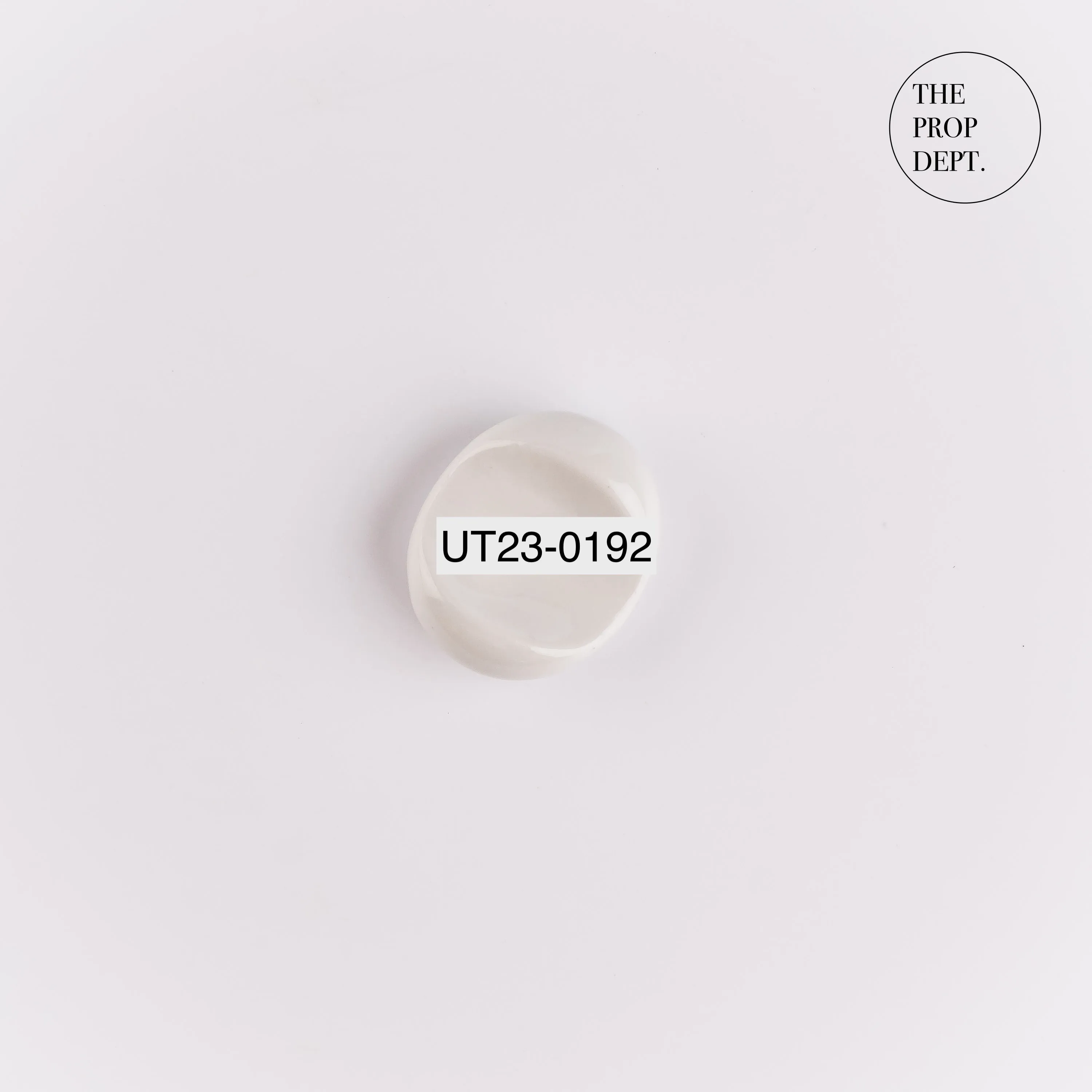 UT23-0192 - White Ceramic Chopsticks Holder