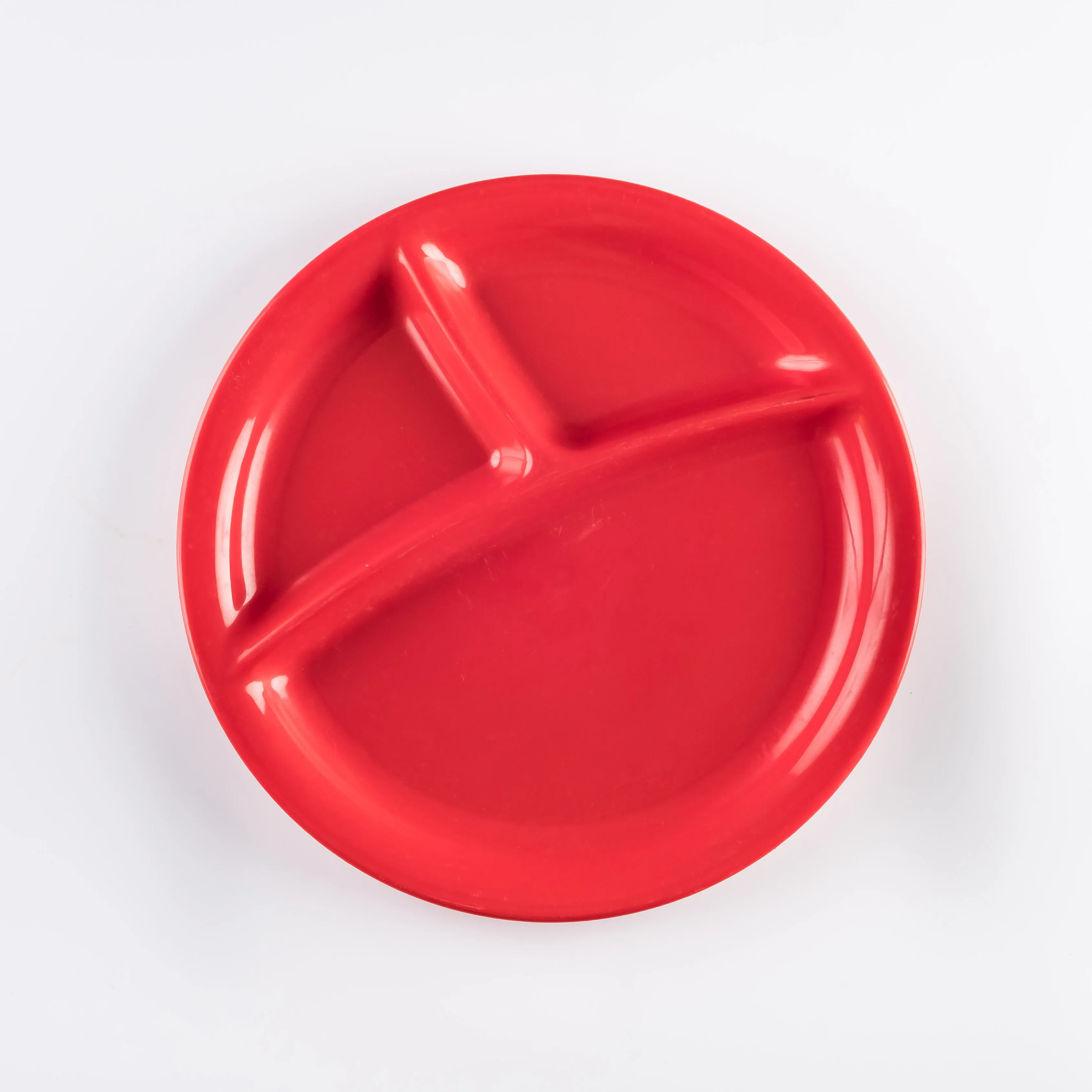 PL21-0183 - Red Plastic Plate - 10.25" (D)