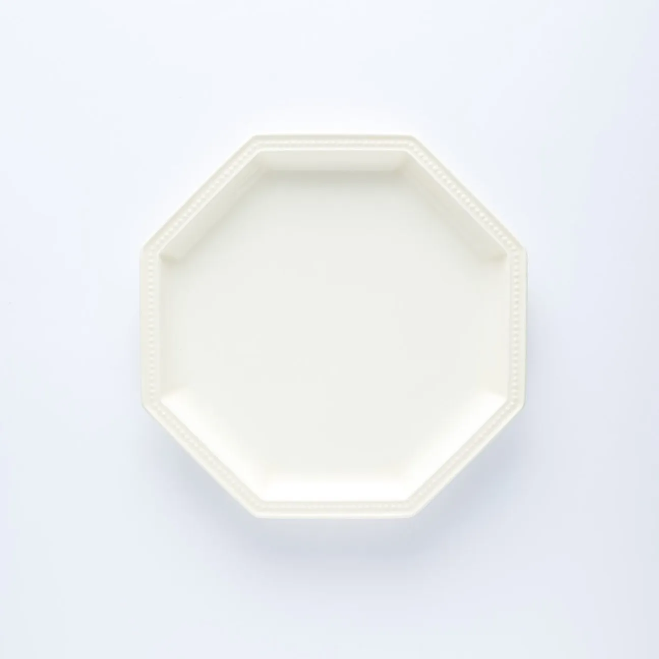 PL20-0089 - White Ceramic Plate - 7.5" 7.5" (LW)