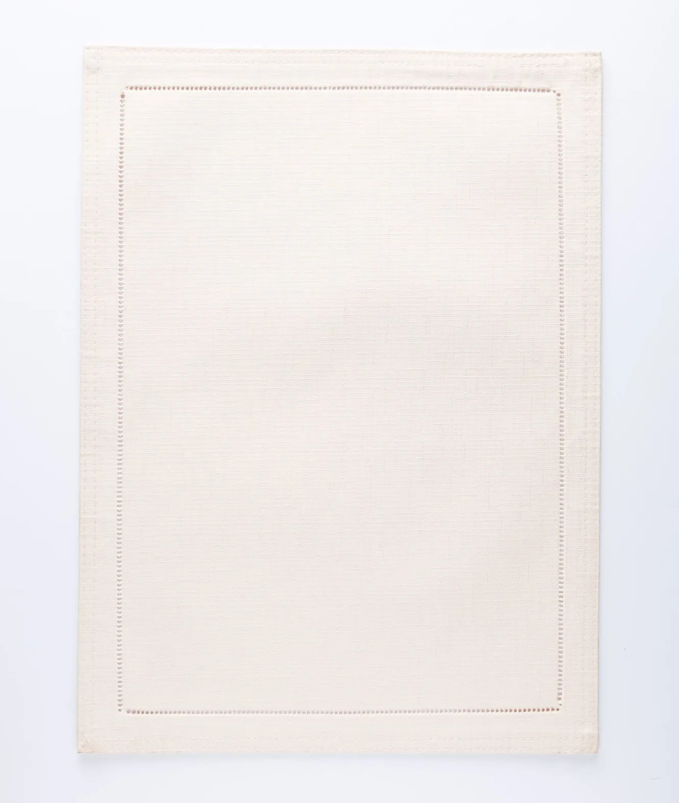 PM20-0034 - Cream White Fabric Placemat - 17.5" 13" (LW)