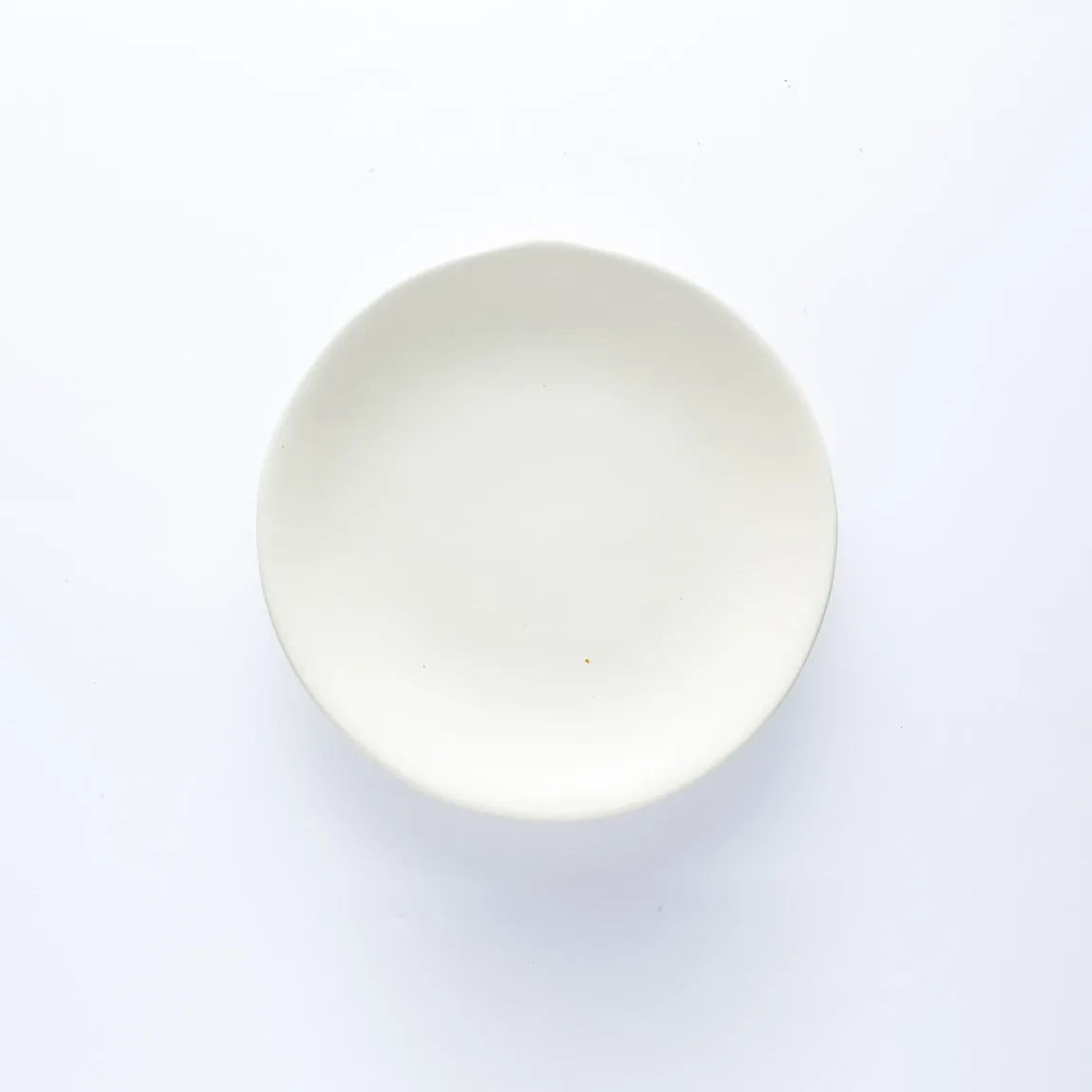 ST20-0022 - White Stoneware Plate - 6" (D)