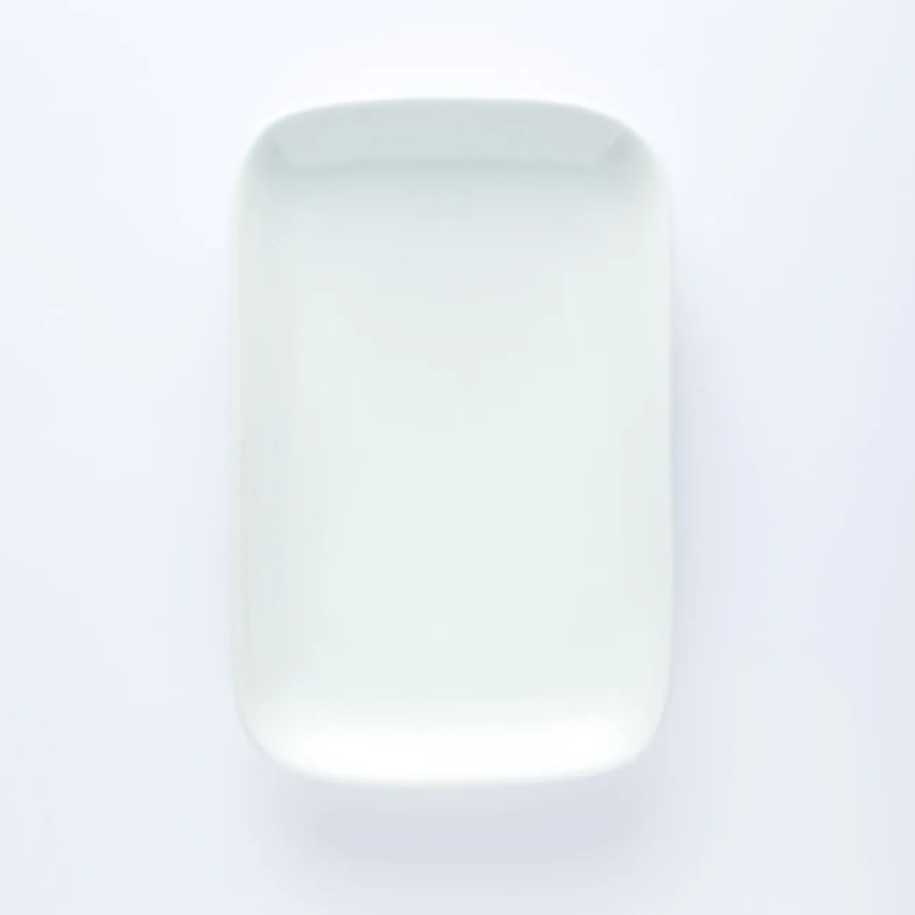 PL20-0108 - White Ceramic Plate - 7.5" 4.75" (LW)