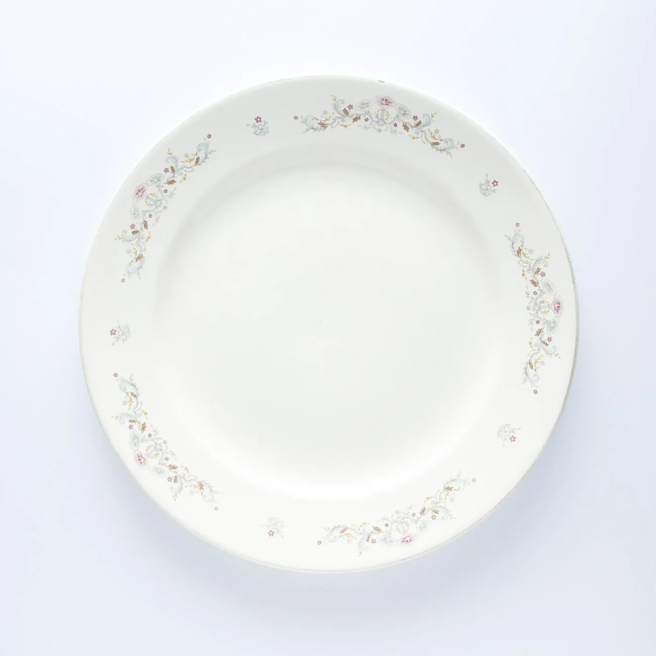 PL20-0134 - White Ceramic Plate - 10" (D)
