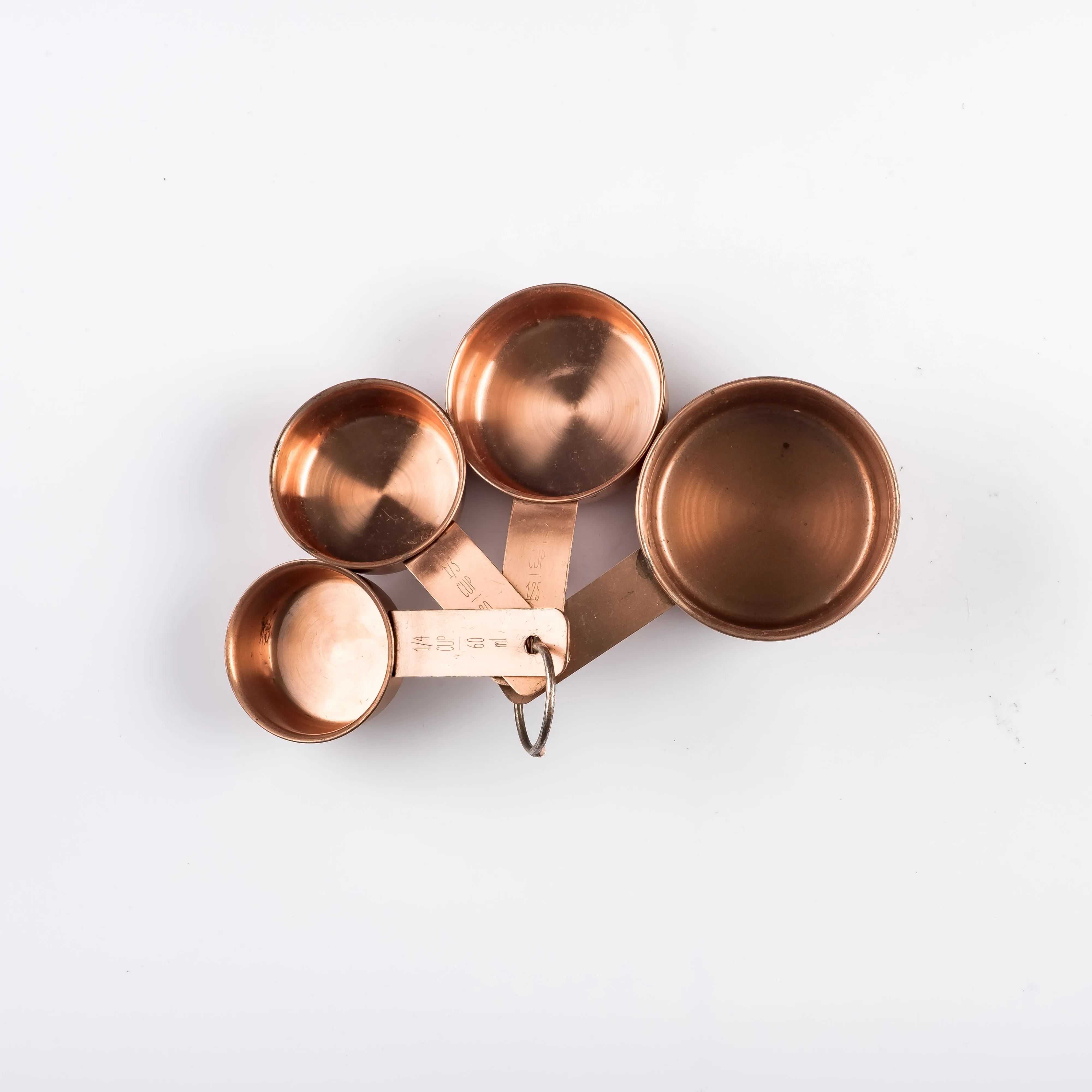 UT21-0123 - Bronze Metal Measuring cups