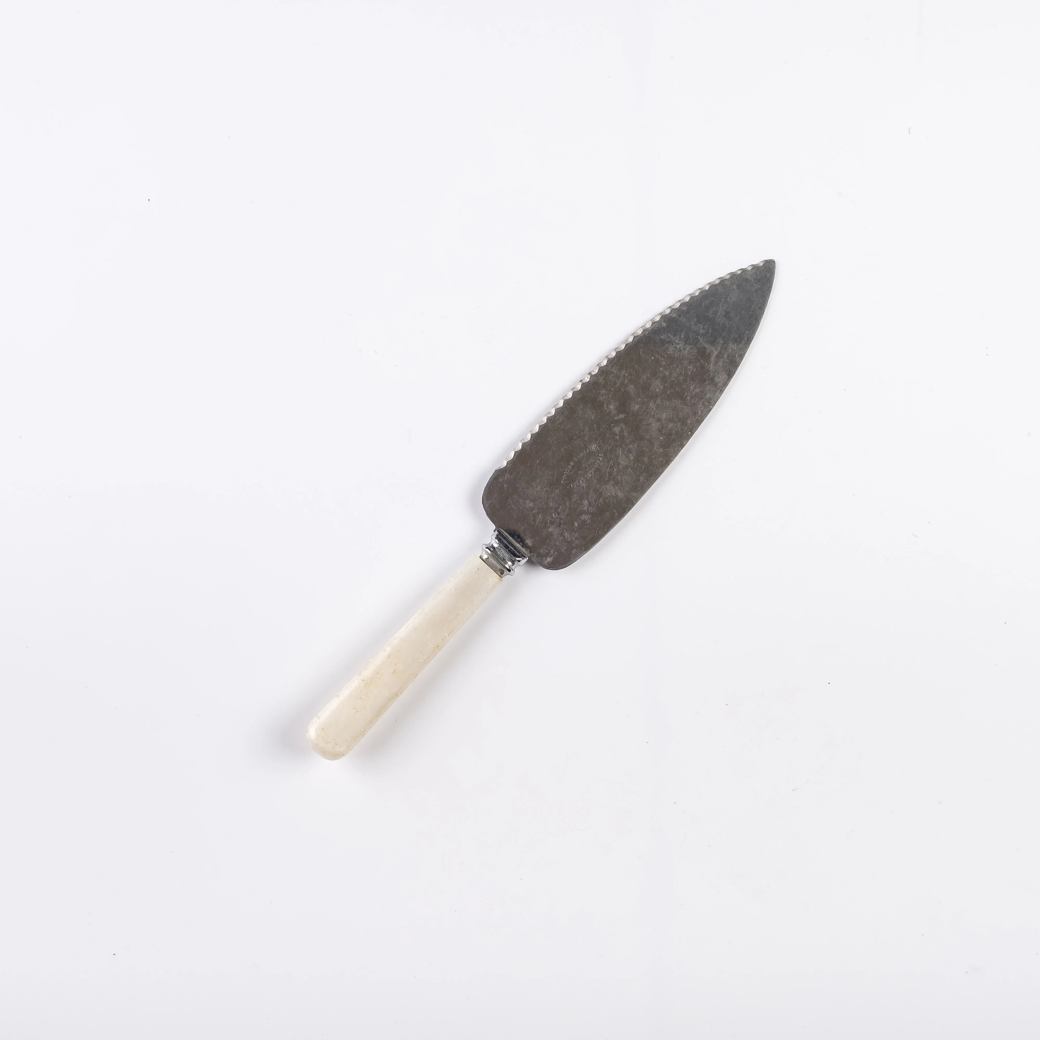 UT21-0107 - Silver White Metal Cake slicer - 9.5" (L)