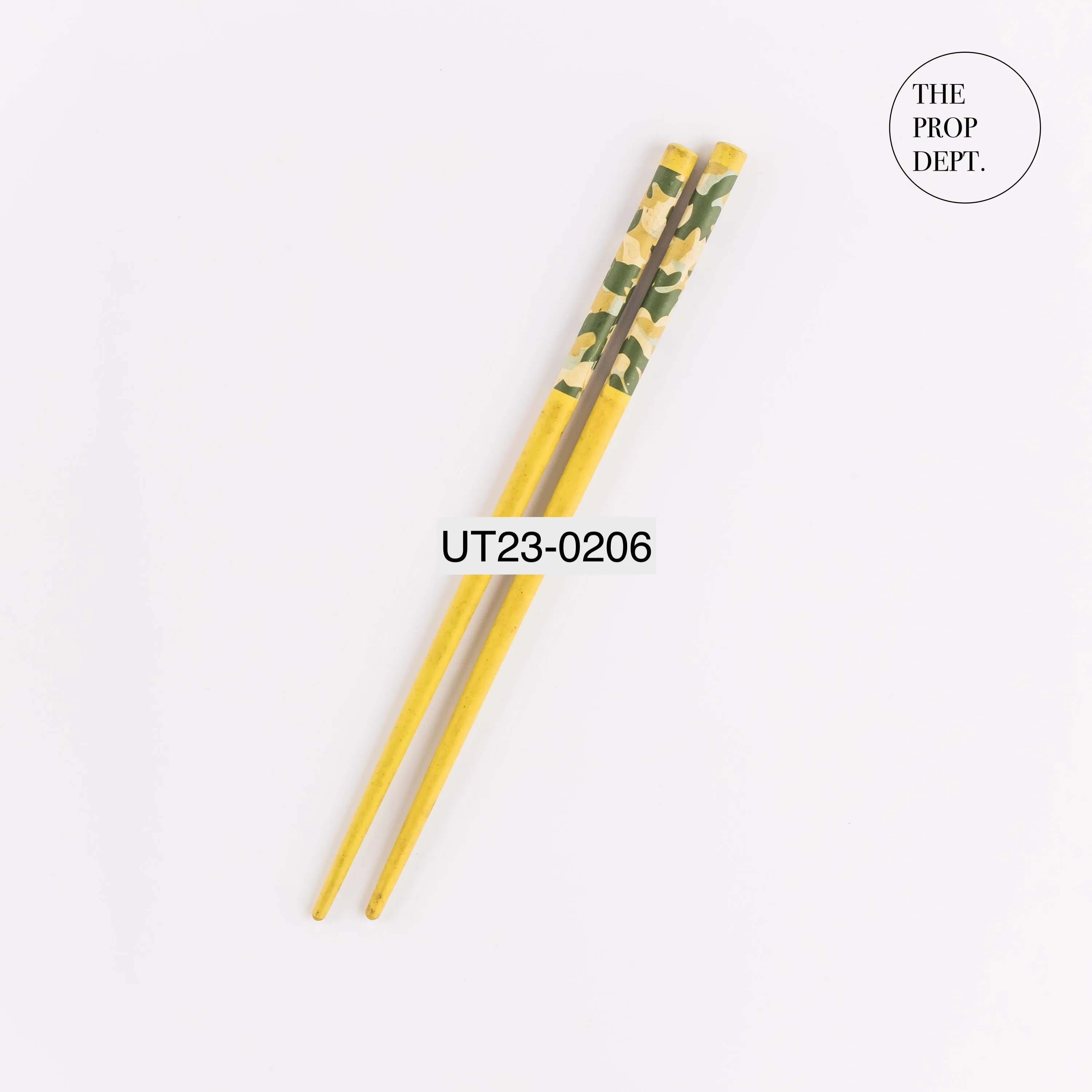 UT23-0206 - Green Plastic Chopsticks - 7.5" (L)