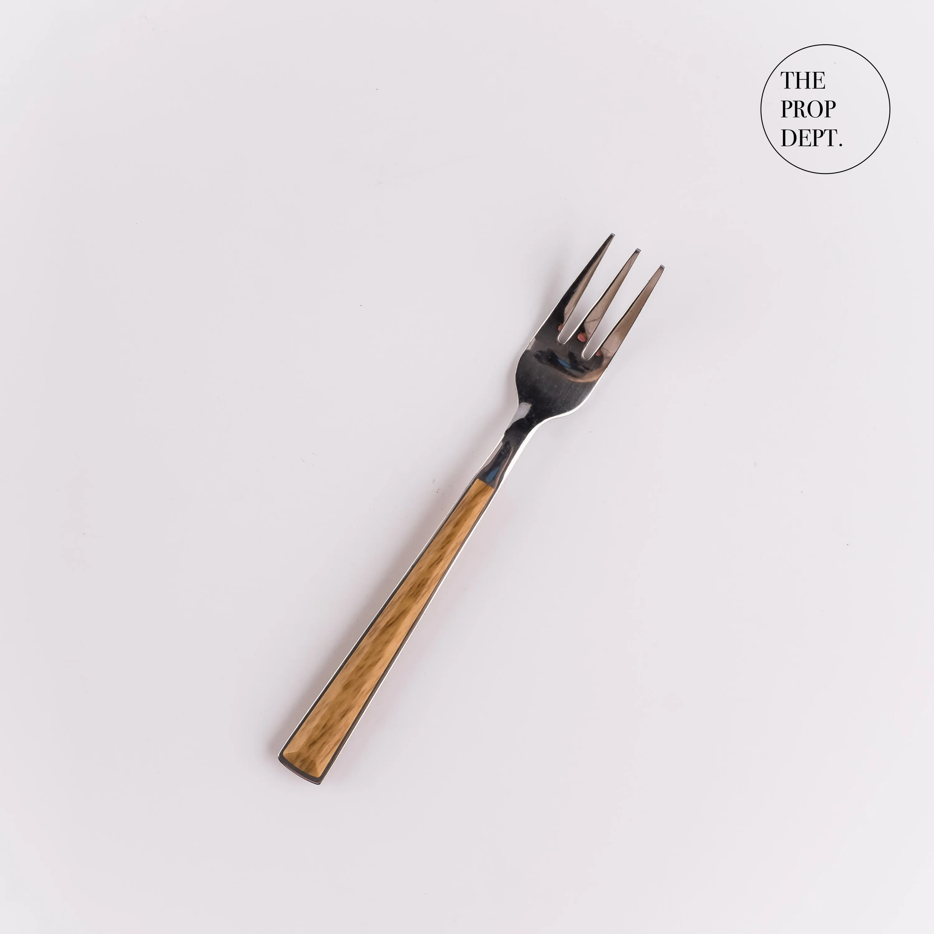 UT23-0272 - Brown Metal Fork - 6" (L)