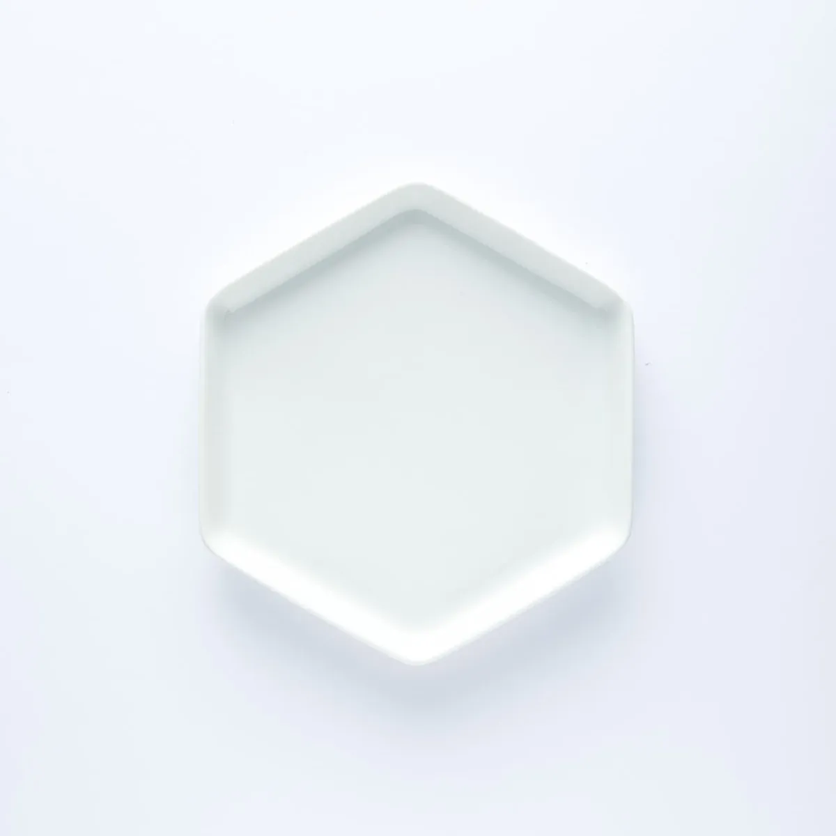 PL20-0088 - White Ceramic Plate - 7.25" 6.5" (LW)