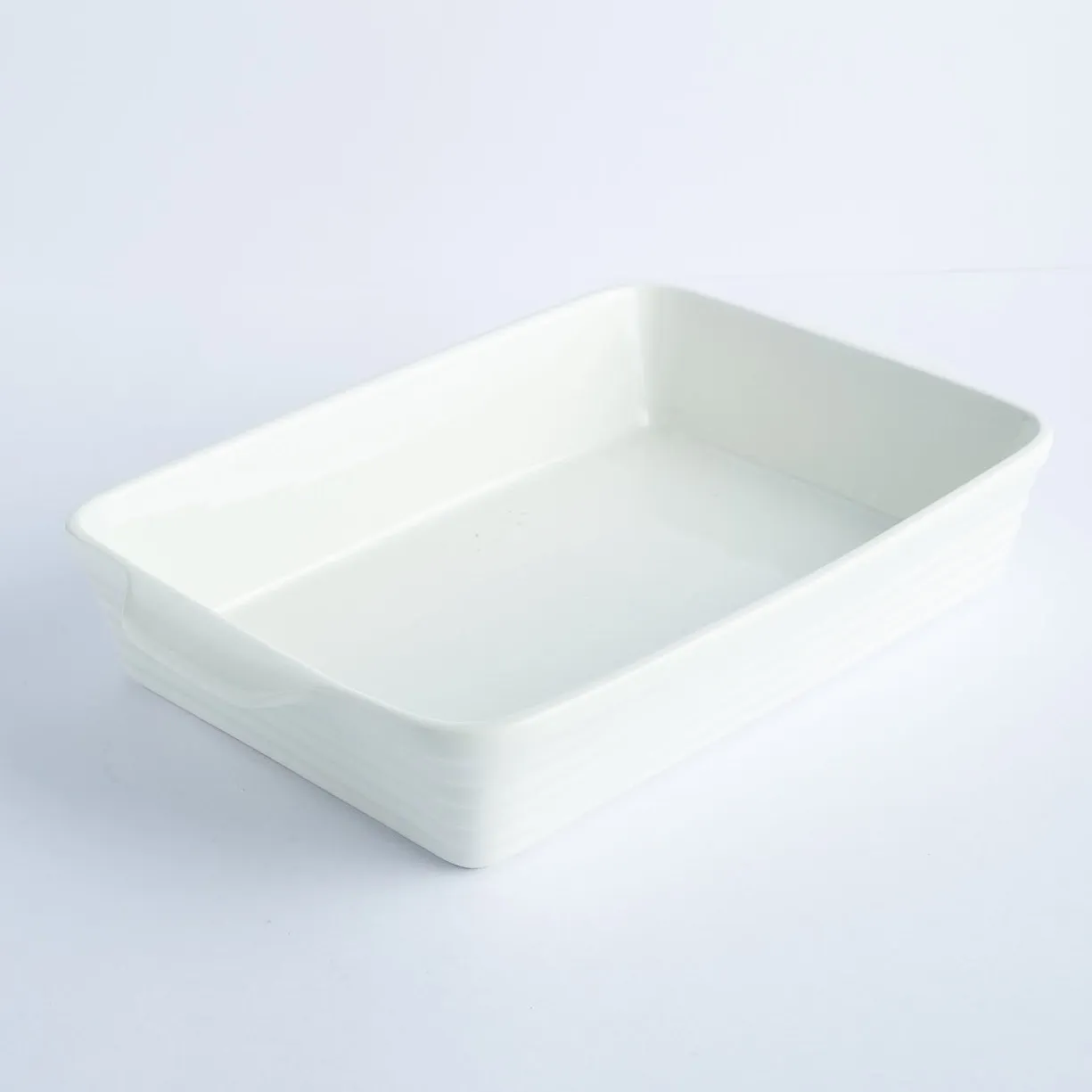 BW20-0307 - White Ceramic Casserole - 10.75" 7.5" 2.25" (LWH)