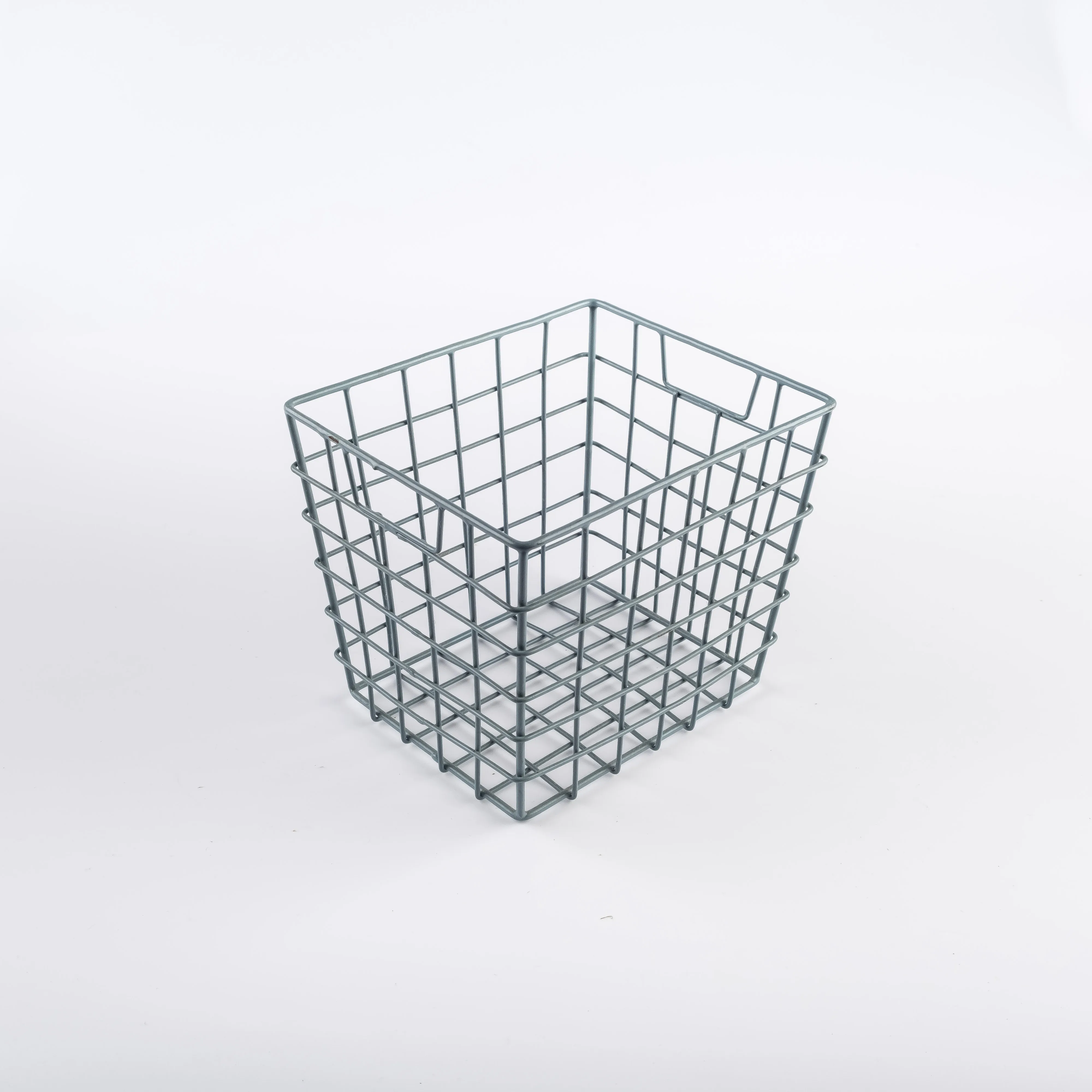 WW21-0069 - Blue Metal Basket - 6.5" 5.5" 5.5" (LWH)