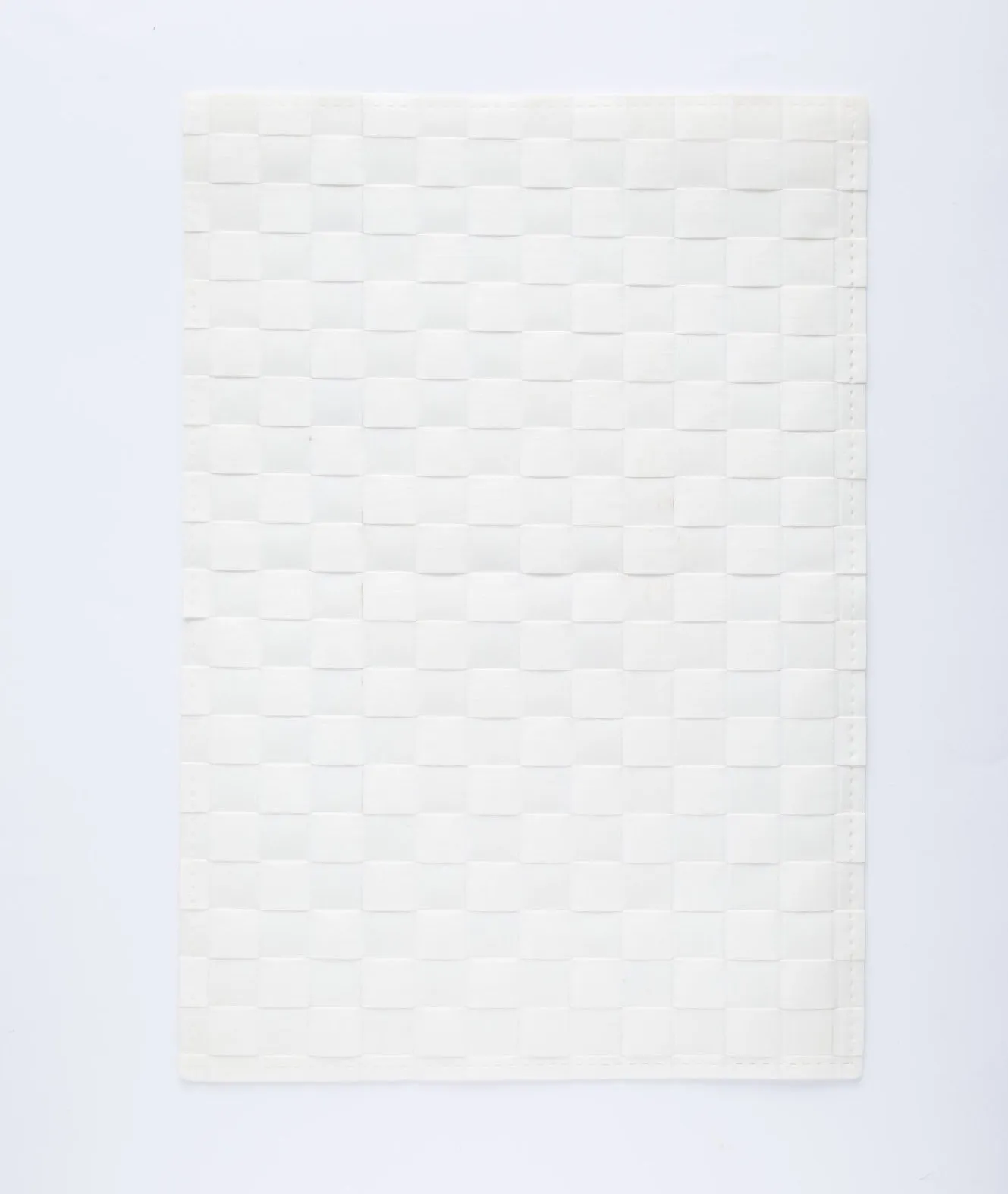 PM20-0002 - White Plastic Placemat - 17" 11.75" (LW)