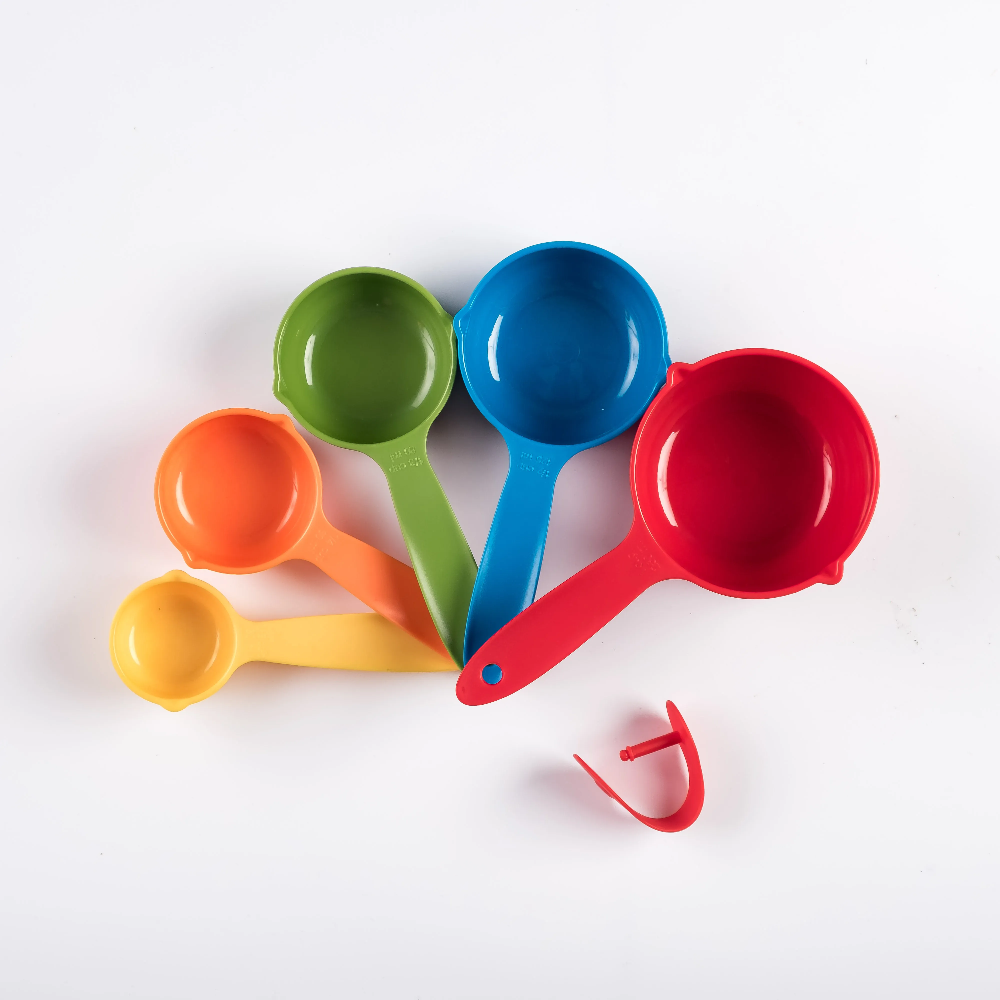 UT21-0117 - Red Blue Plastic Measuring cups
