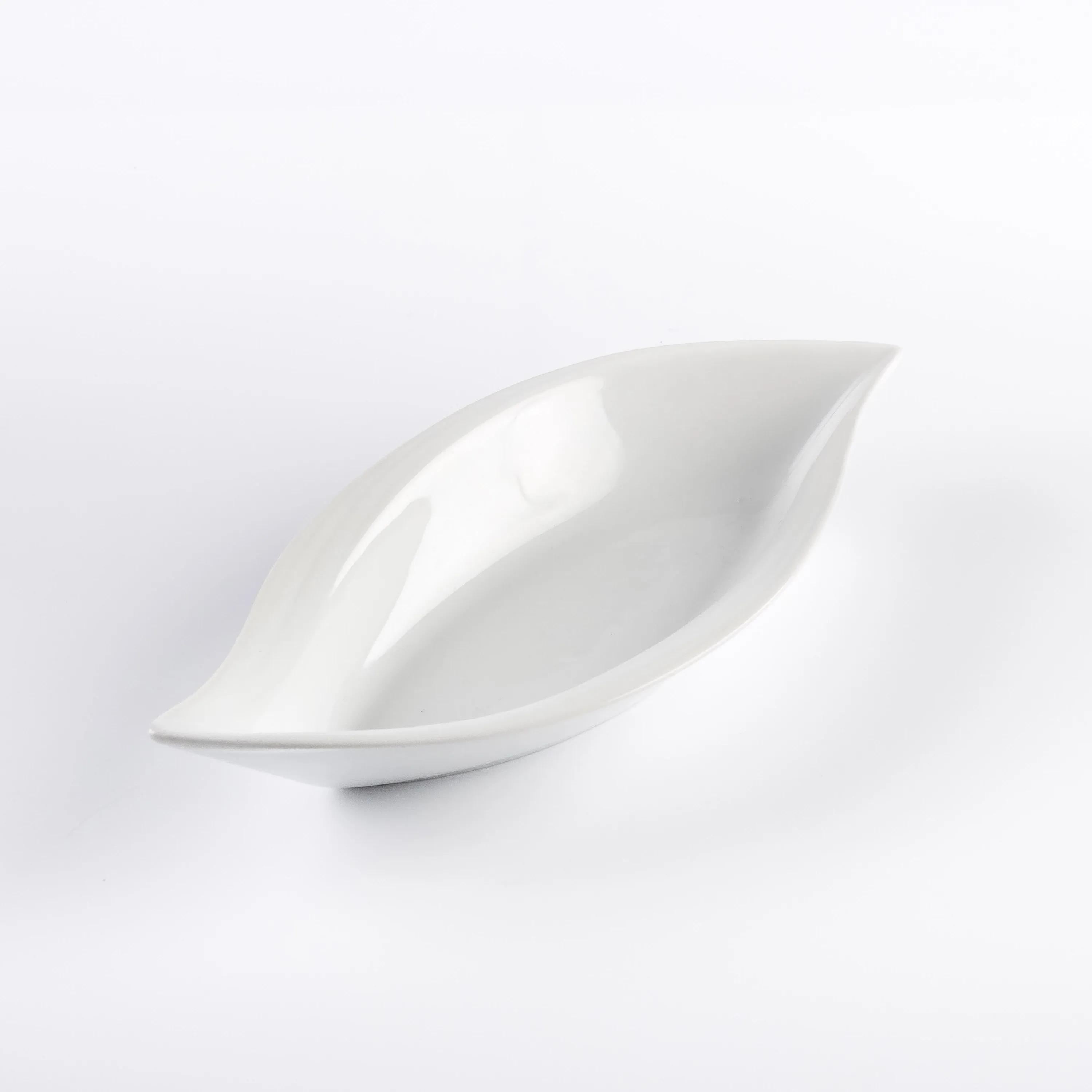 BW21-0410 - White Ceramic Bowl - 10.75" 5" 1.5" (LWH)