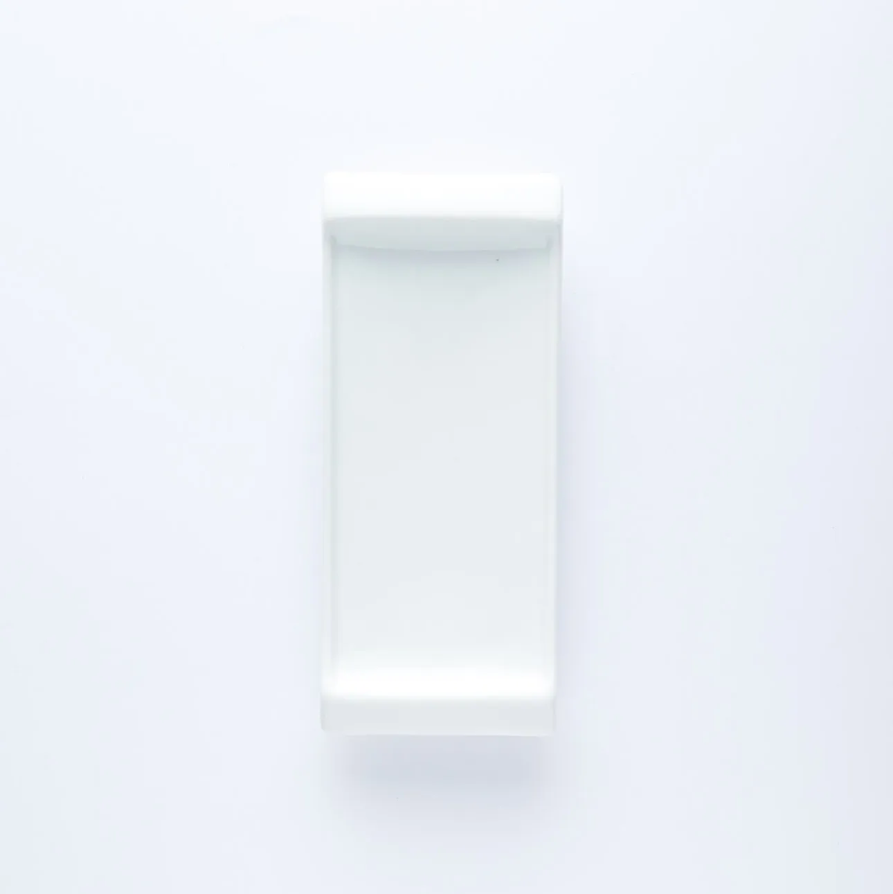 PL20-0104 - White Ceramic Plate - 8.25" 3.5" (LW)