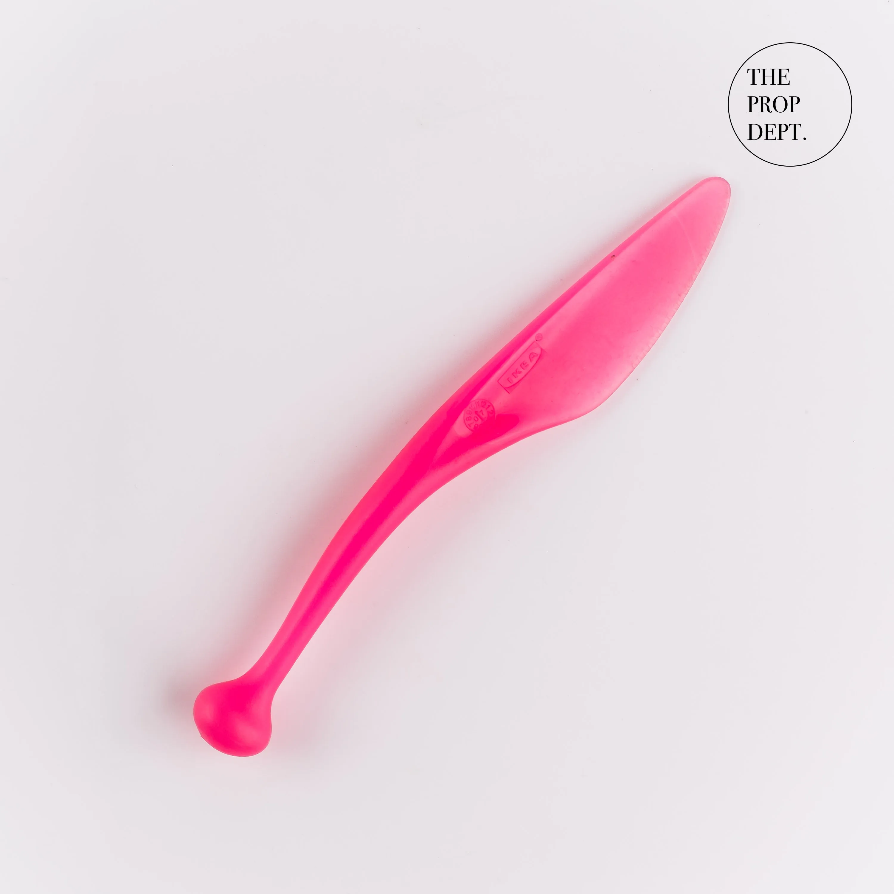UT23-0315 - Pink Plastic Knife - 7" (L)