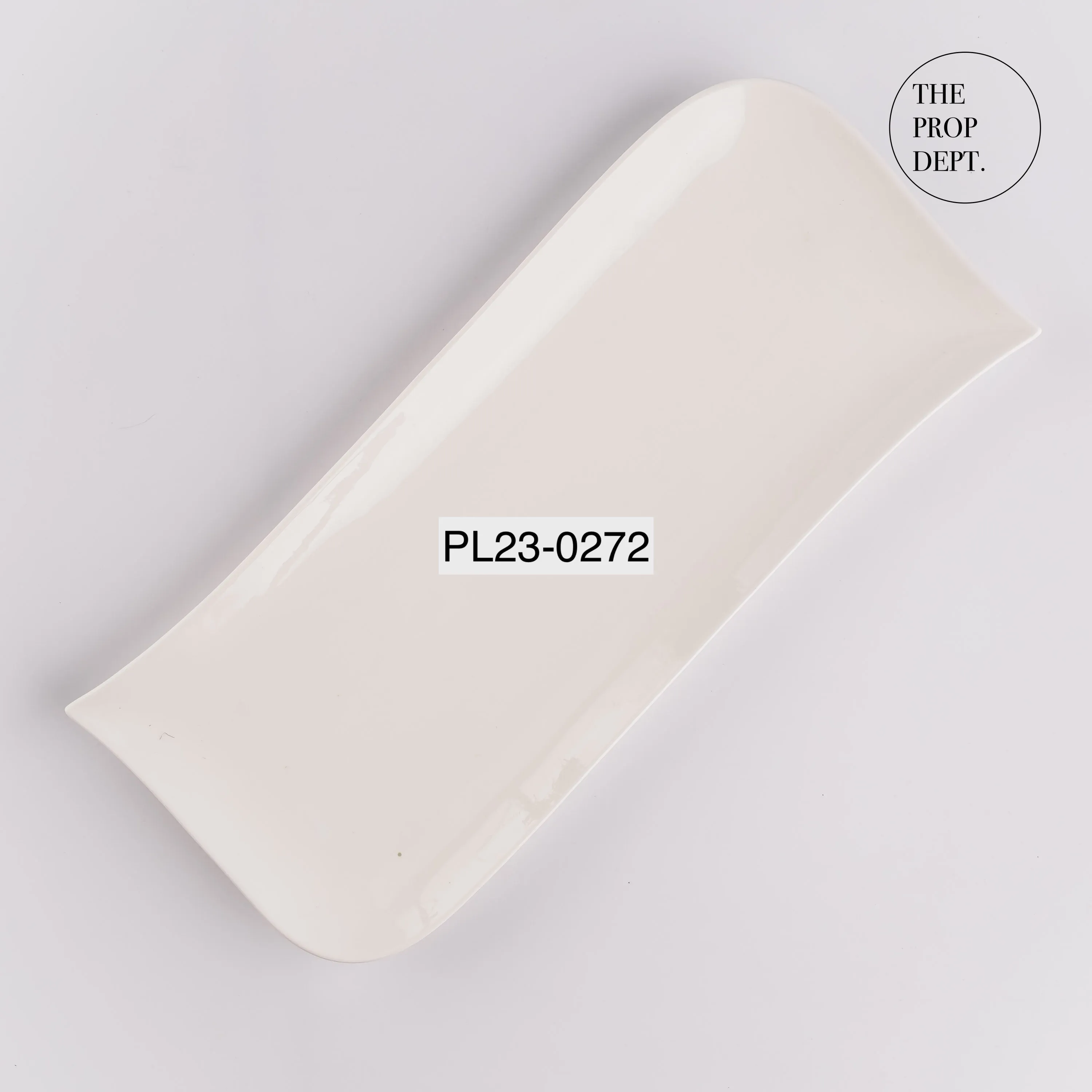 PL23-0272 - White Ceramic Platter - 15.5" 6.5" 1" (LWH)