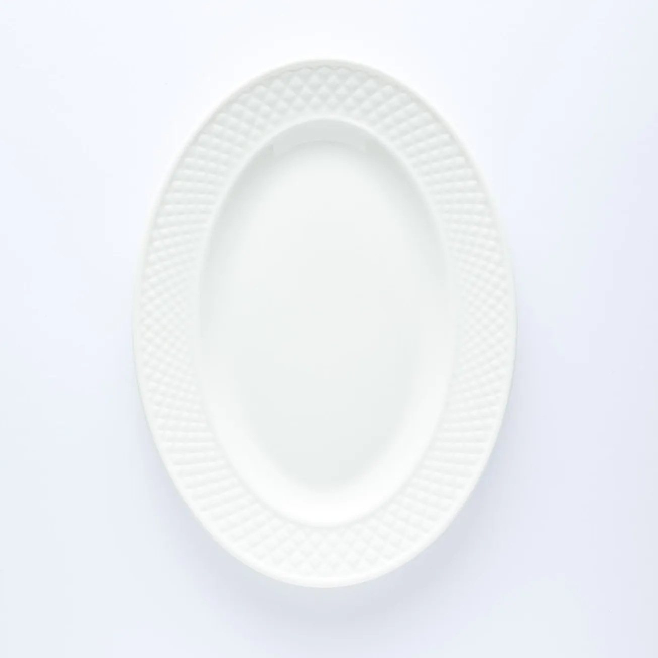 PL20-0103 - White Ceramic Plate - 10" 7" (LW)