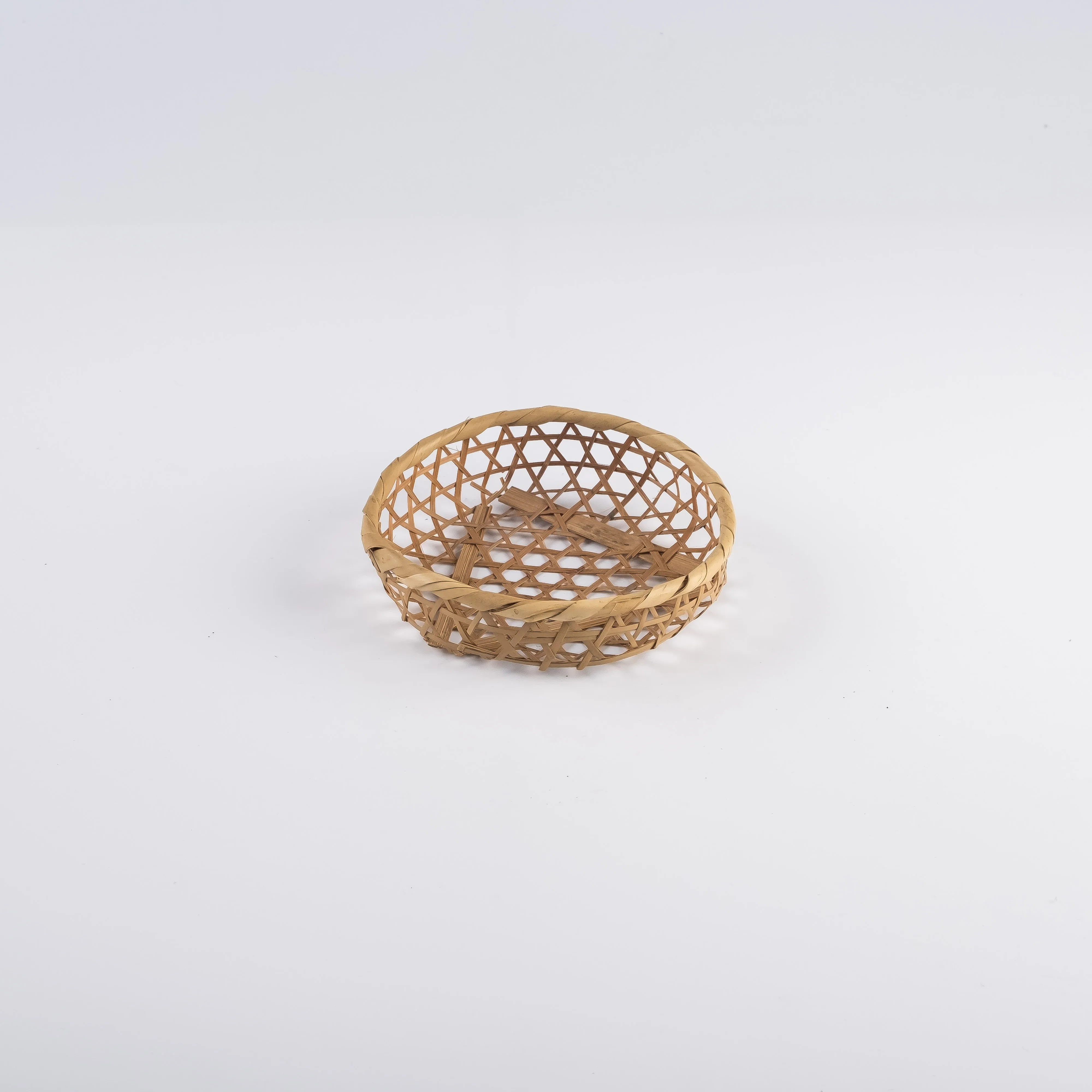WW21-0052 - Brown Fiber Basket - 4.75" 1.25" (DH)