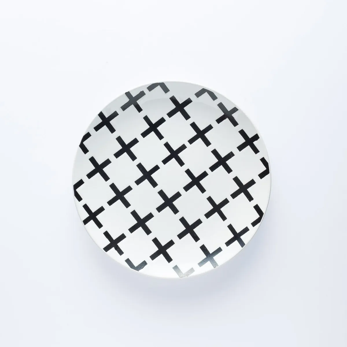 PL20-0045 - White Black Ceramic Plate - 8" (D)