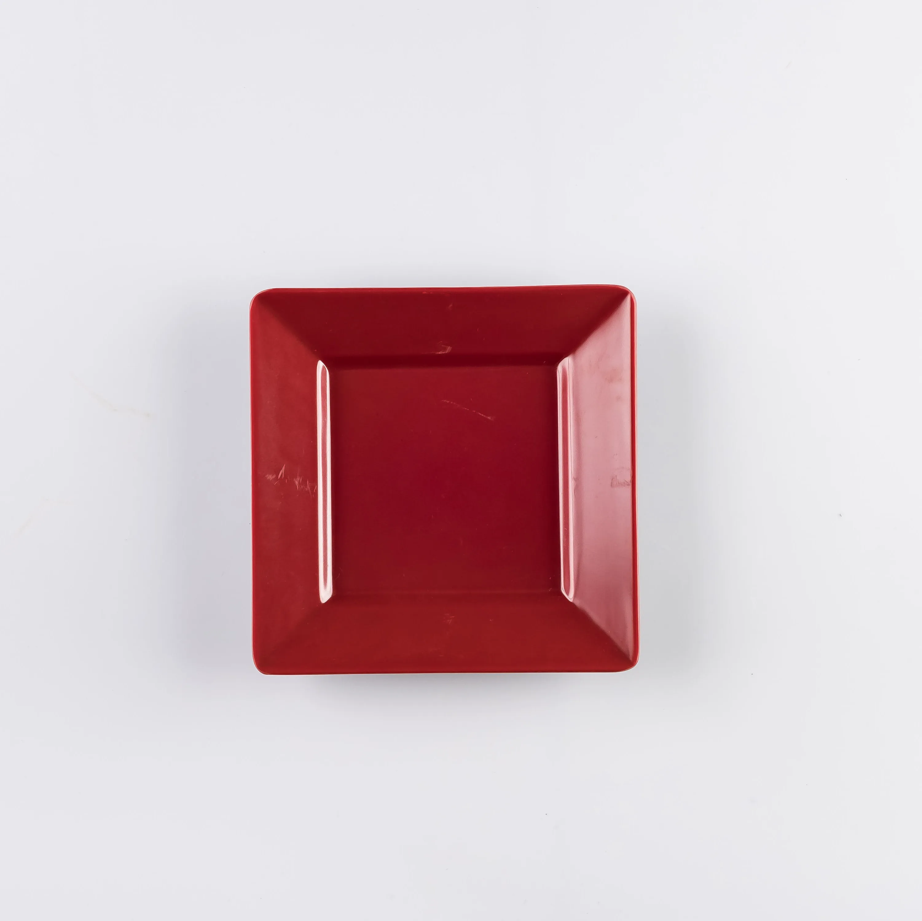 PL21-0232 - Red Melamine Plate - 6" 6" (LW)