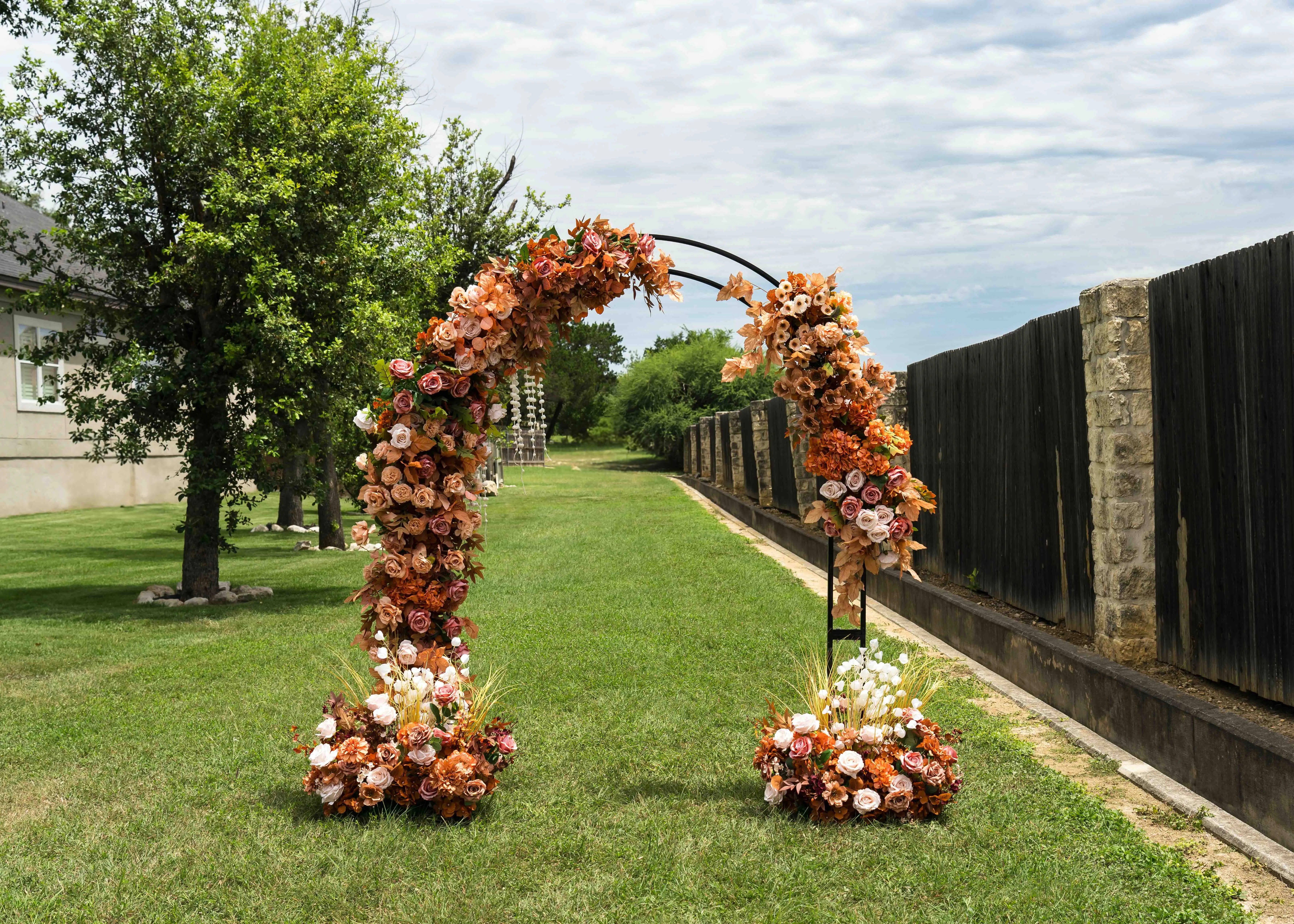 Black Metal Arch Frame