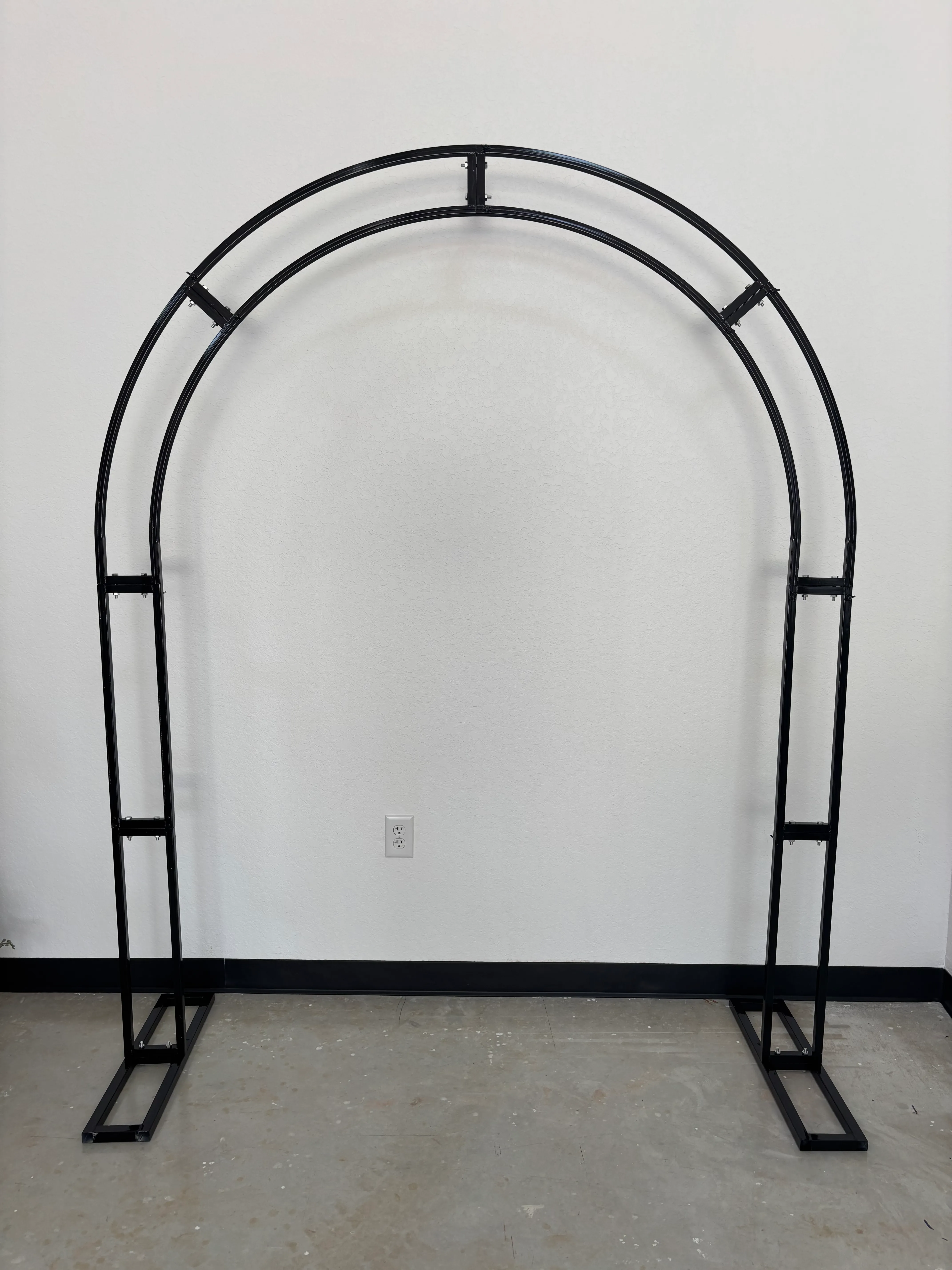 Black Metal Arch Frame