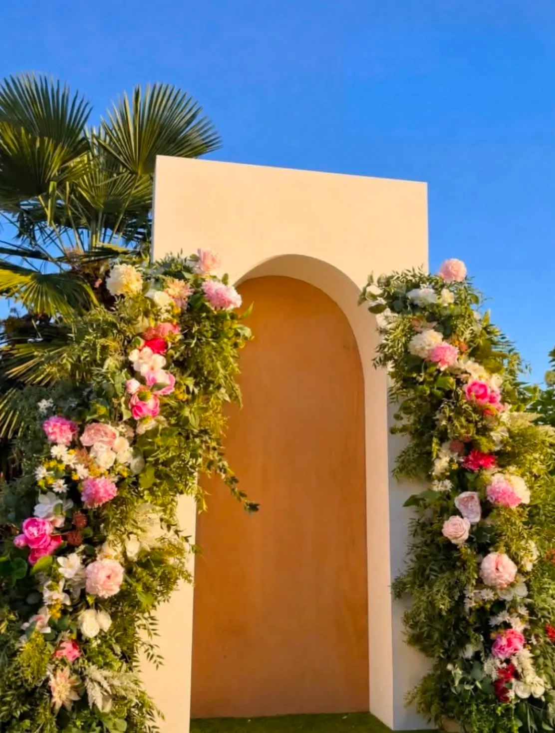 3D + Floral arch (added flowers)