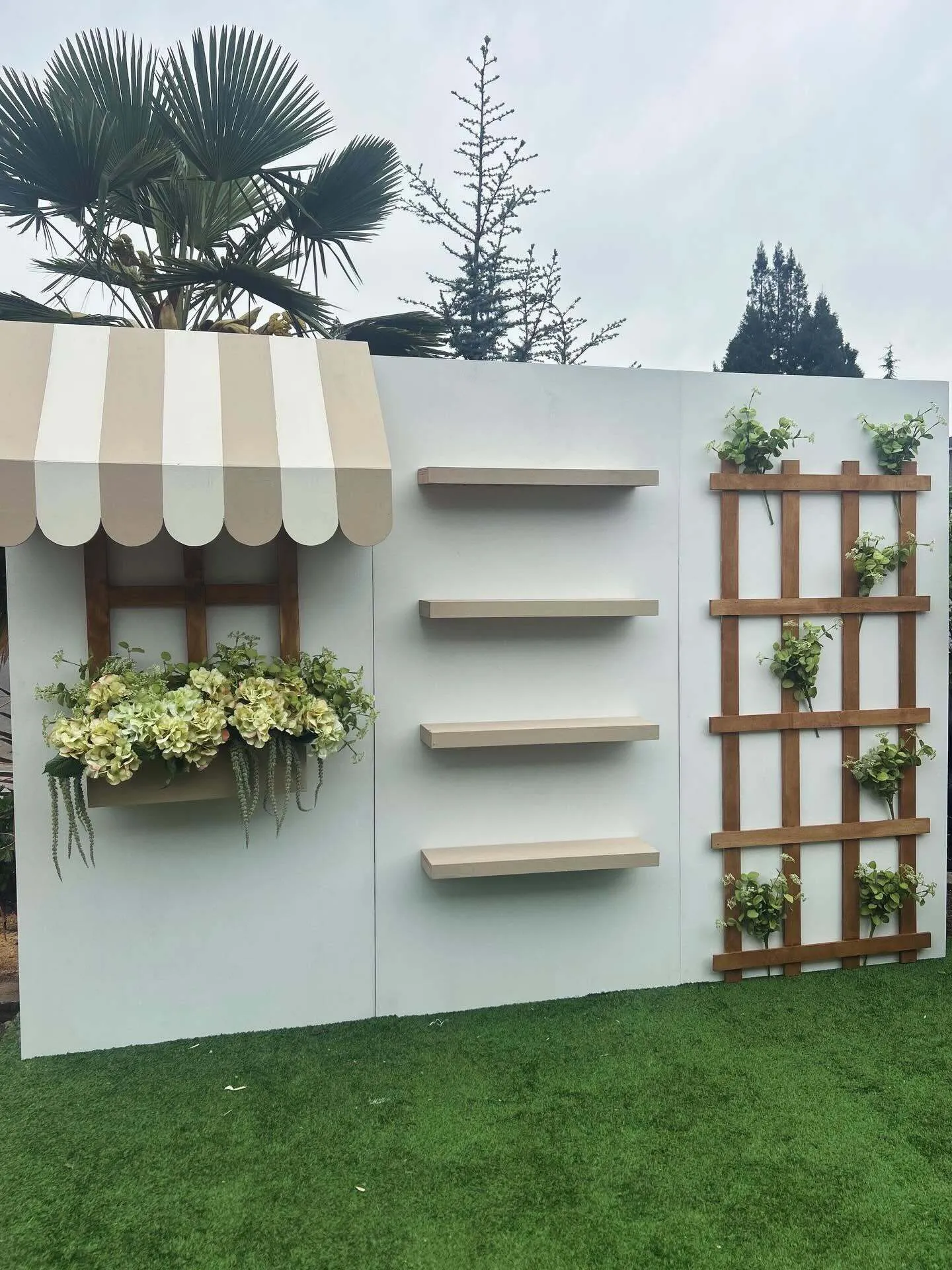 Market + Shelves + Trellis