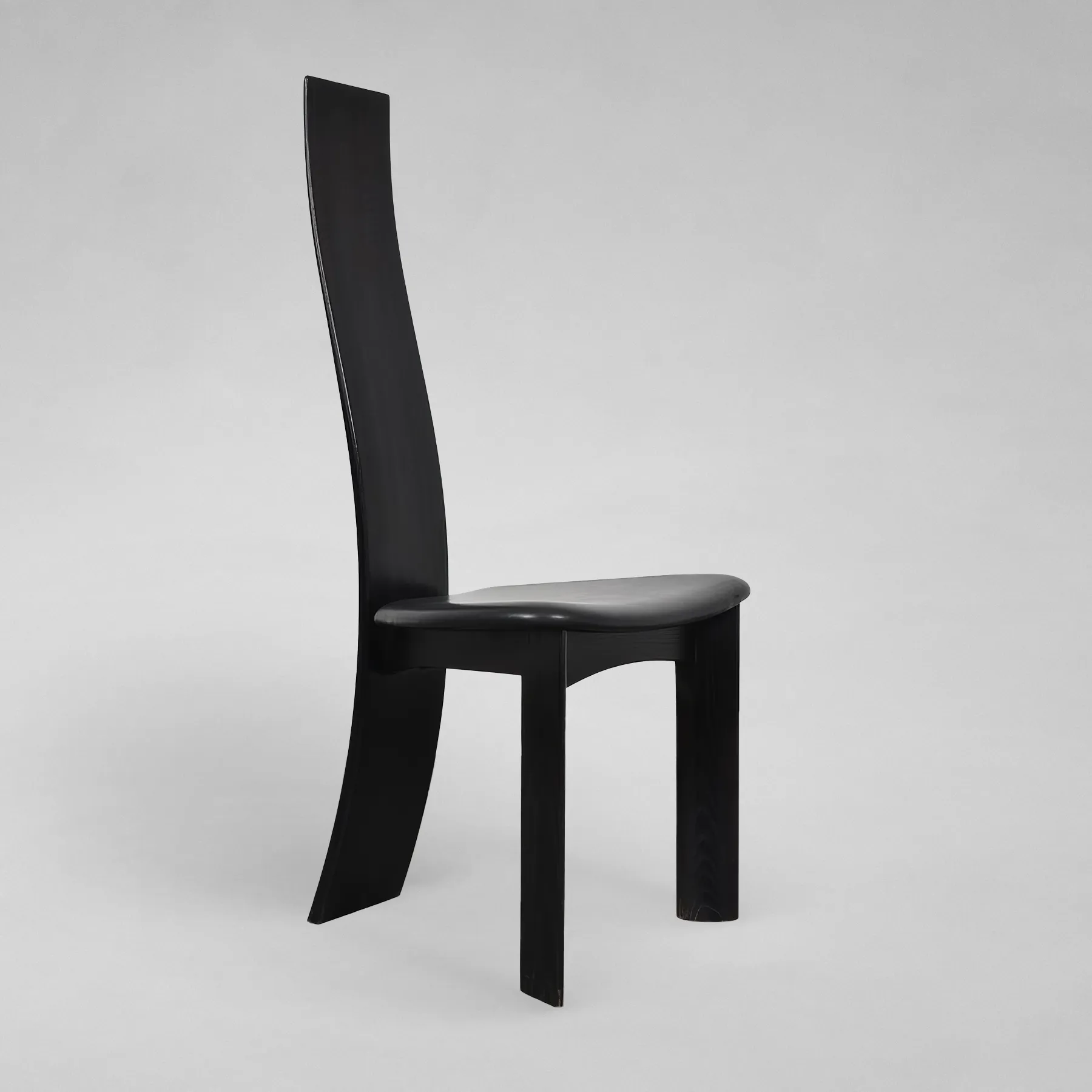 Chaise "Iris" noire de Bob & Dries Van Den Berghe pour Tranekaer
