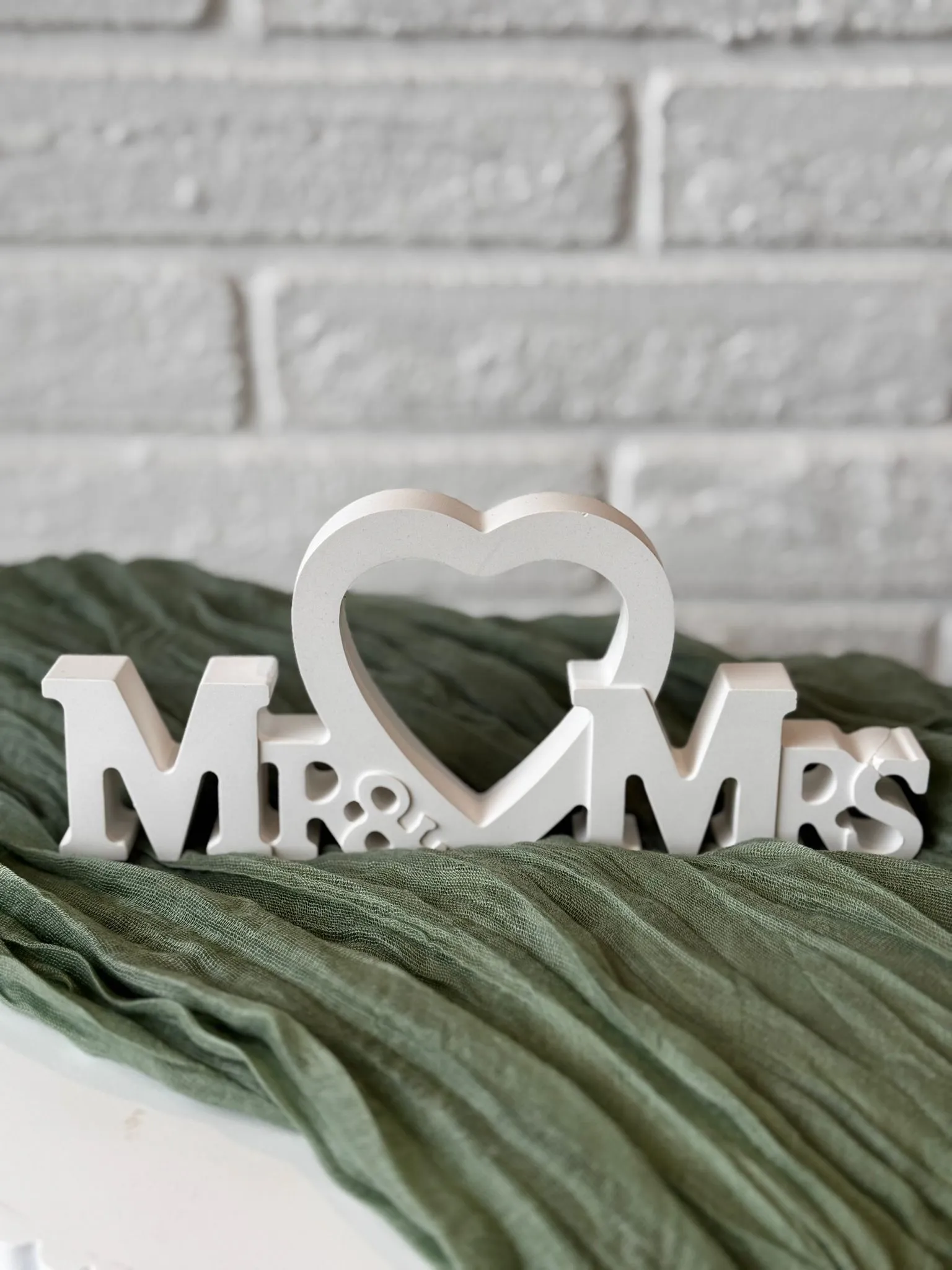Schriftzug "Mr. & Mrs." [M;B]