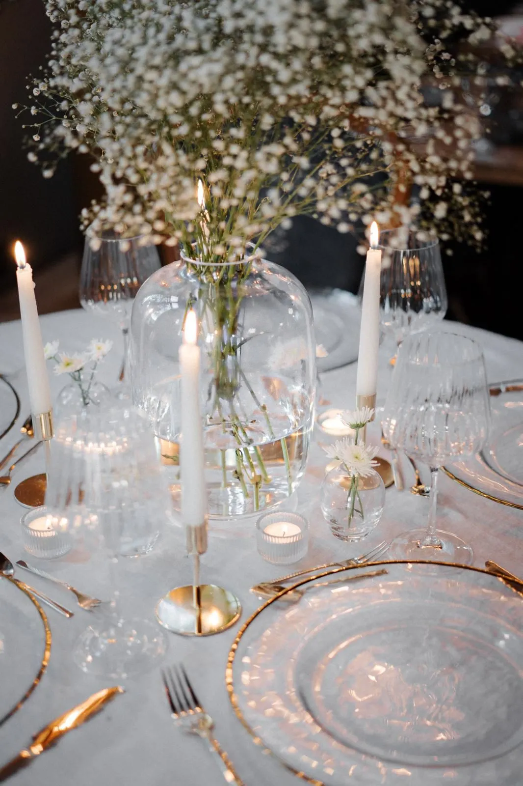 Platzteller mit Goldrand