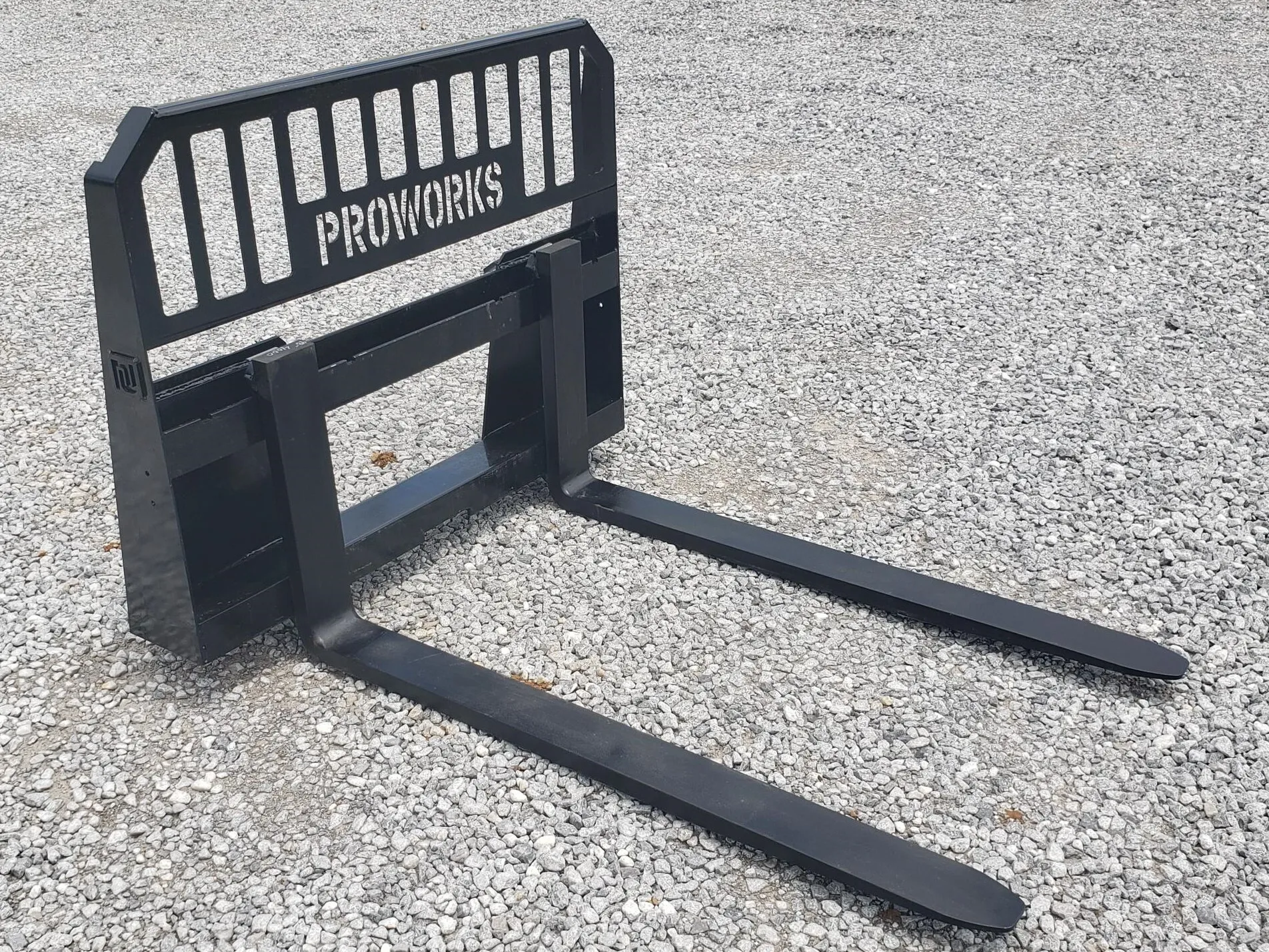 Skid steer pallet forks
