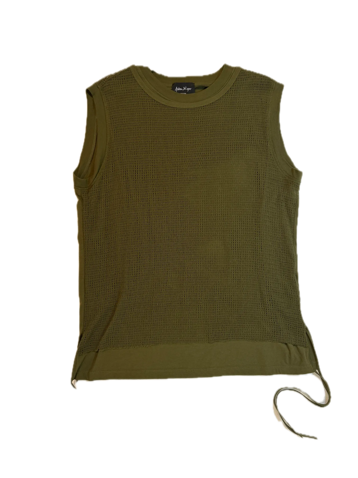 ANDREA YA’AQOV  top (S)