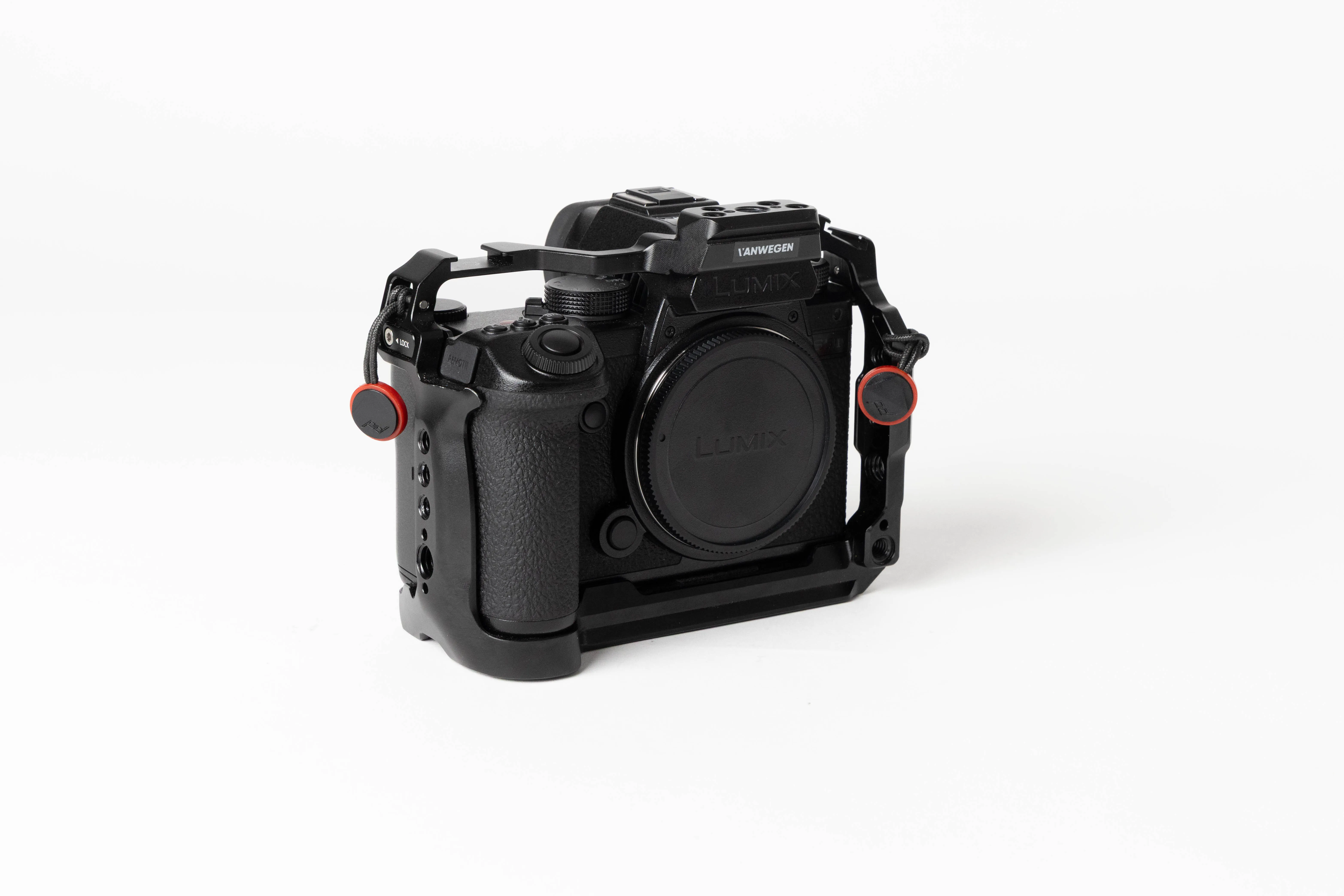 Panasonic Lumix S5iix