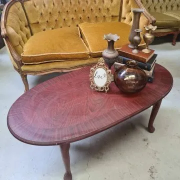 Vintage Queen Anne Oval Coffee Table