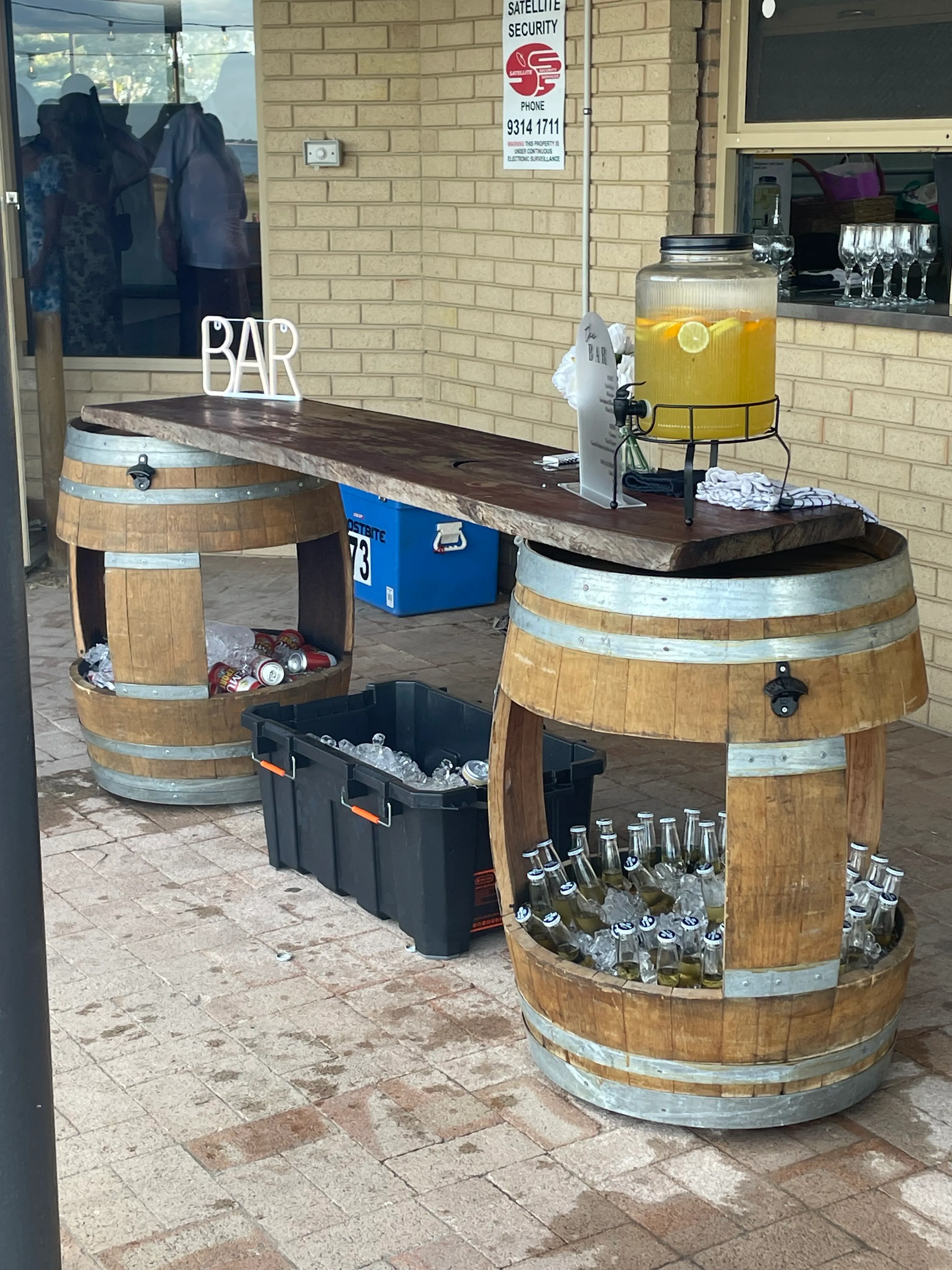 Pop up Barrel Bar
