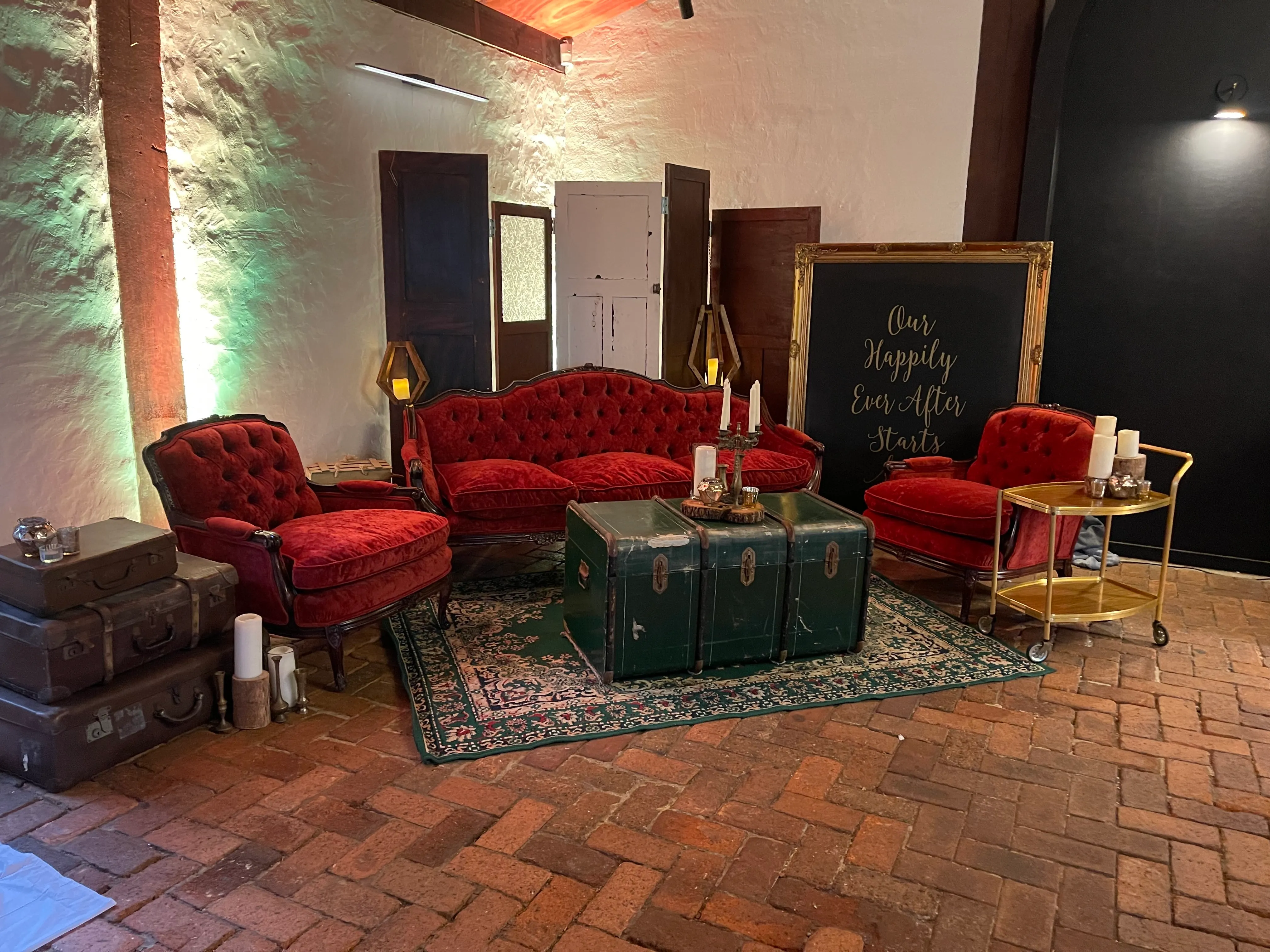 Red Wood Carved Frame Velvet Package (Seats 5)