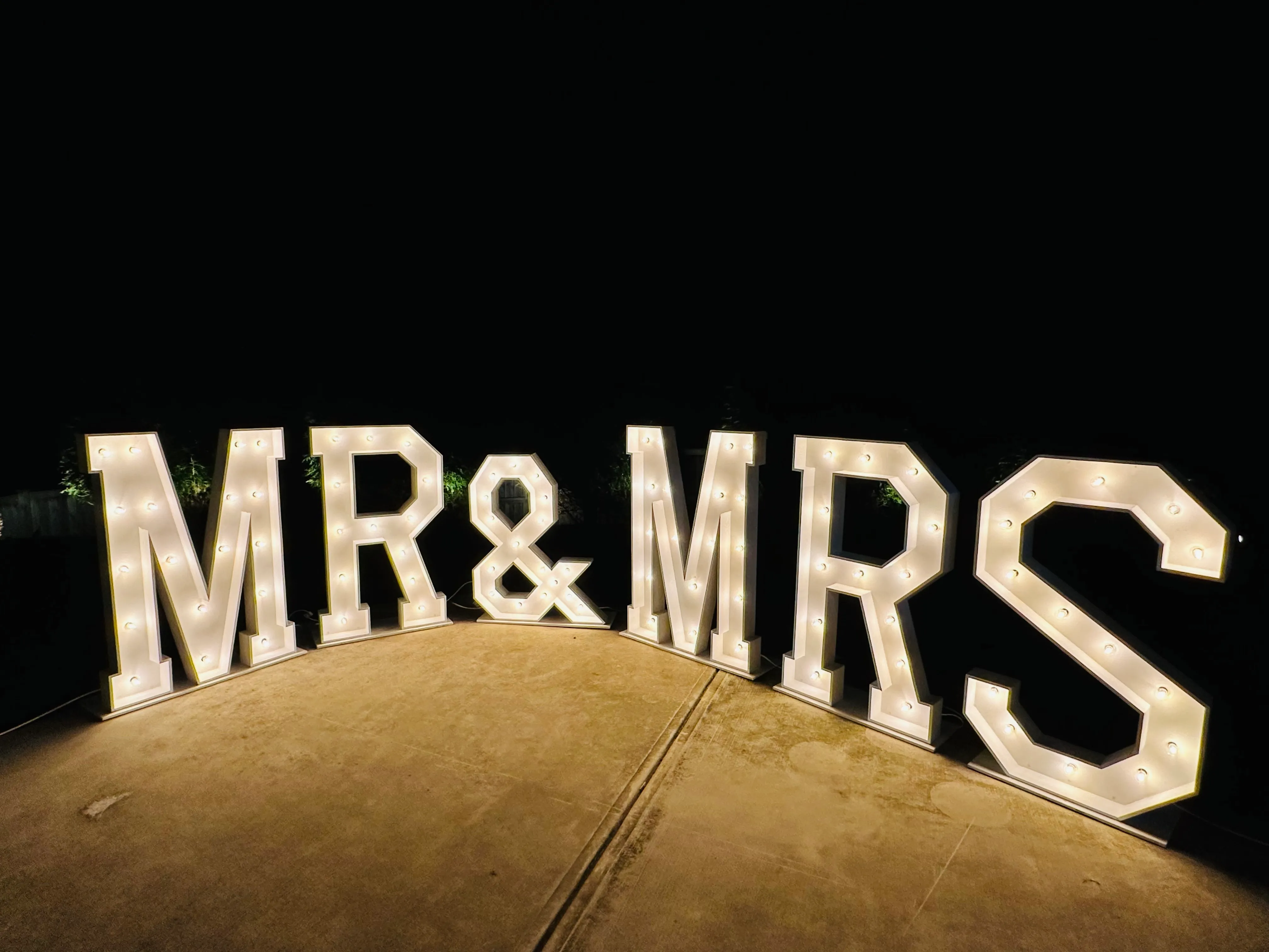 4FT Mr & Mrs Marquee Letters 