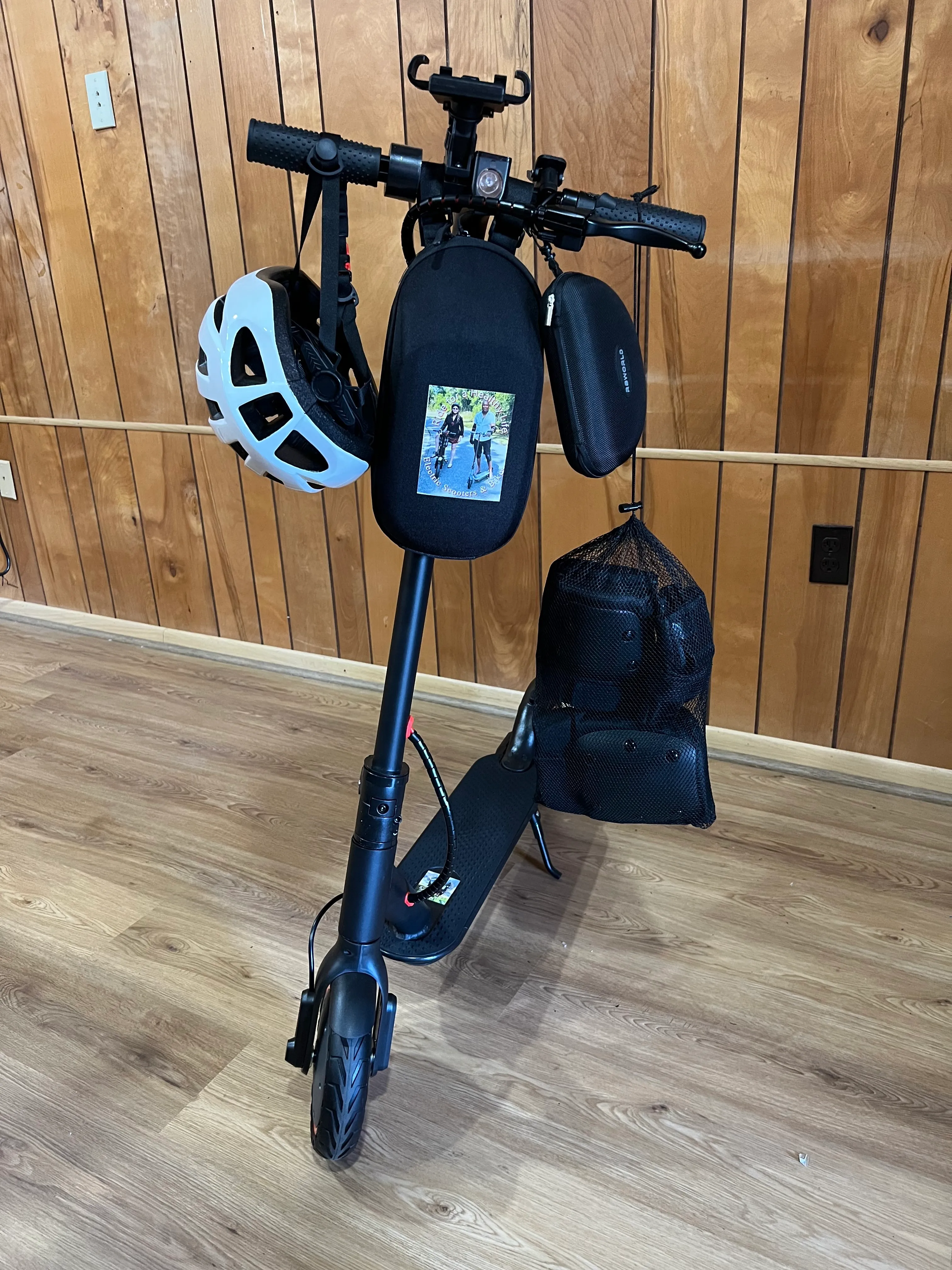 Electric Scooter w/helmet/kneecap/elbowcap/complete sets