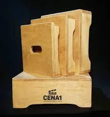 Jogo de banquetas de madeira