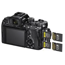 Kit Camera Sony A7S III com SDXC V90