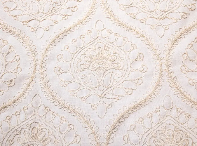 Chanel Crème Linen (Cream on White)