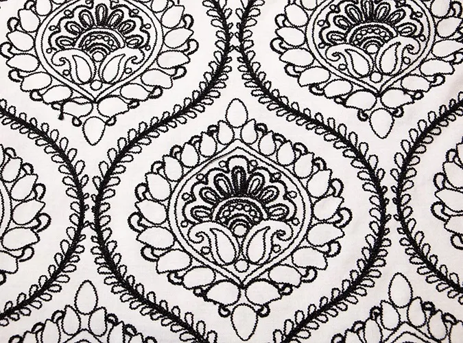 Chanel Noir Linen (Black on White)