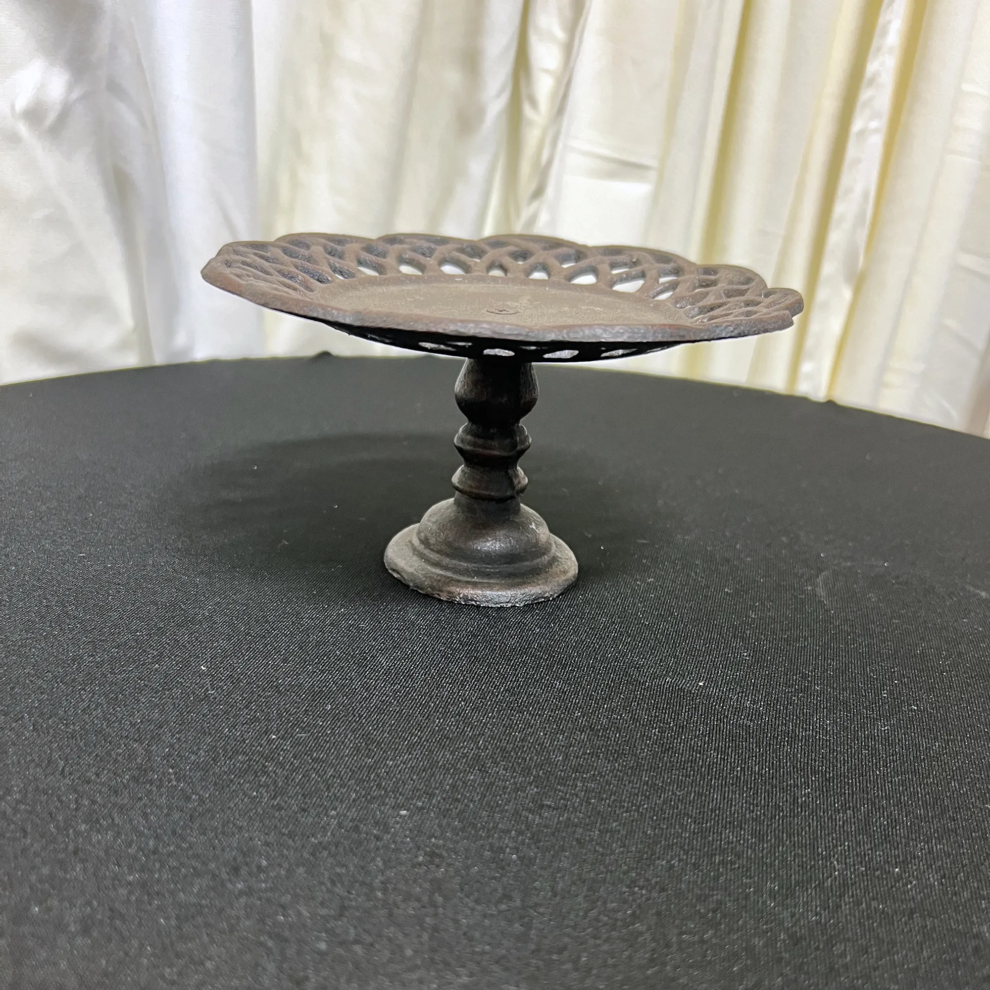 6" Cast Iron Cake/Cupcake Stand