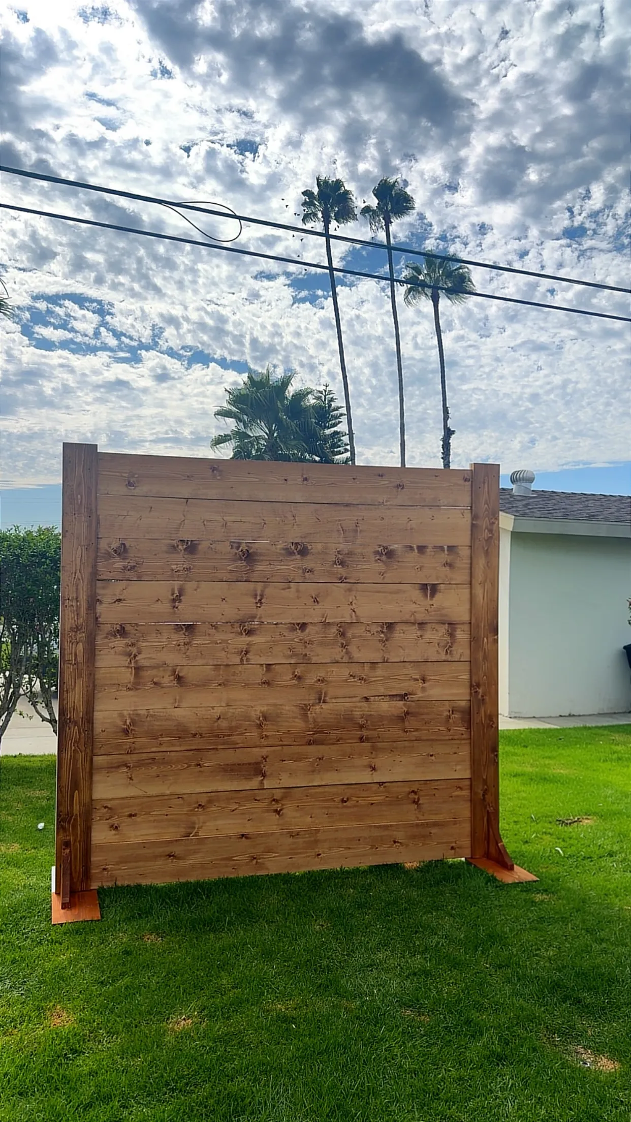 WOODEN BACK DROP 8FT X 8FT